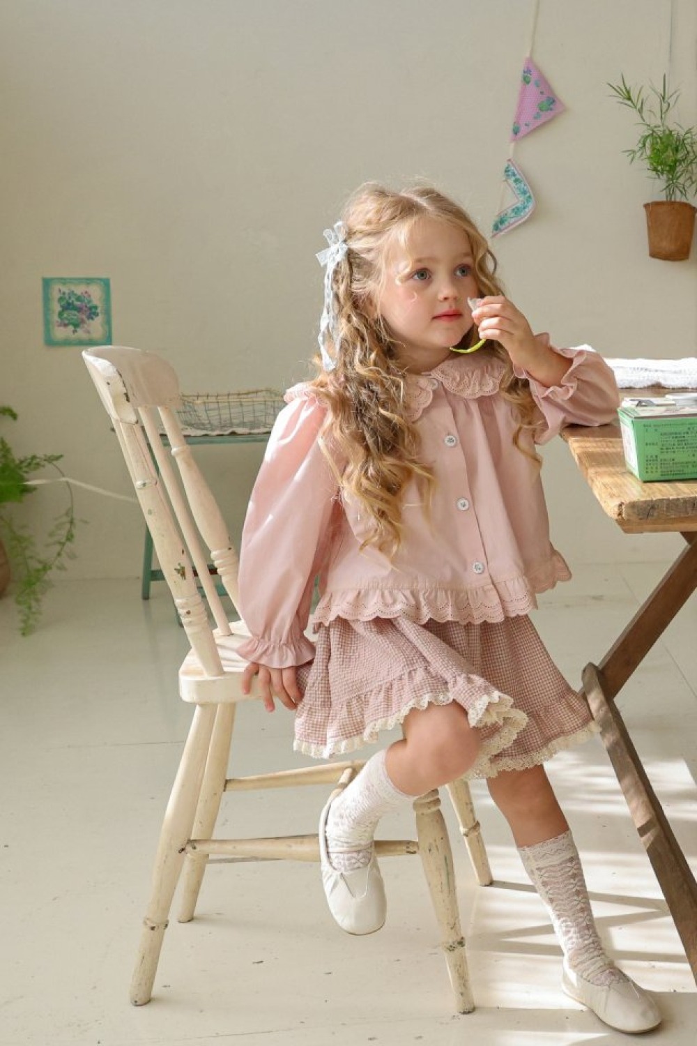 FLO31｜(75-140) 2色荷葉蕾絲翻領襯衫