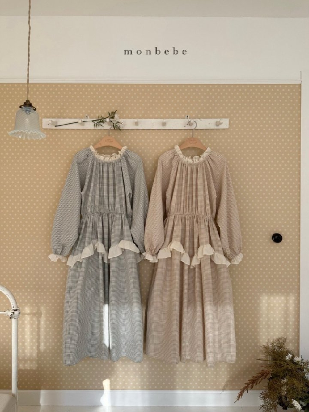MONBEBE40｜(1y-8y-mom) 格紋蕾絲滾邊洋裝