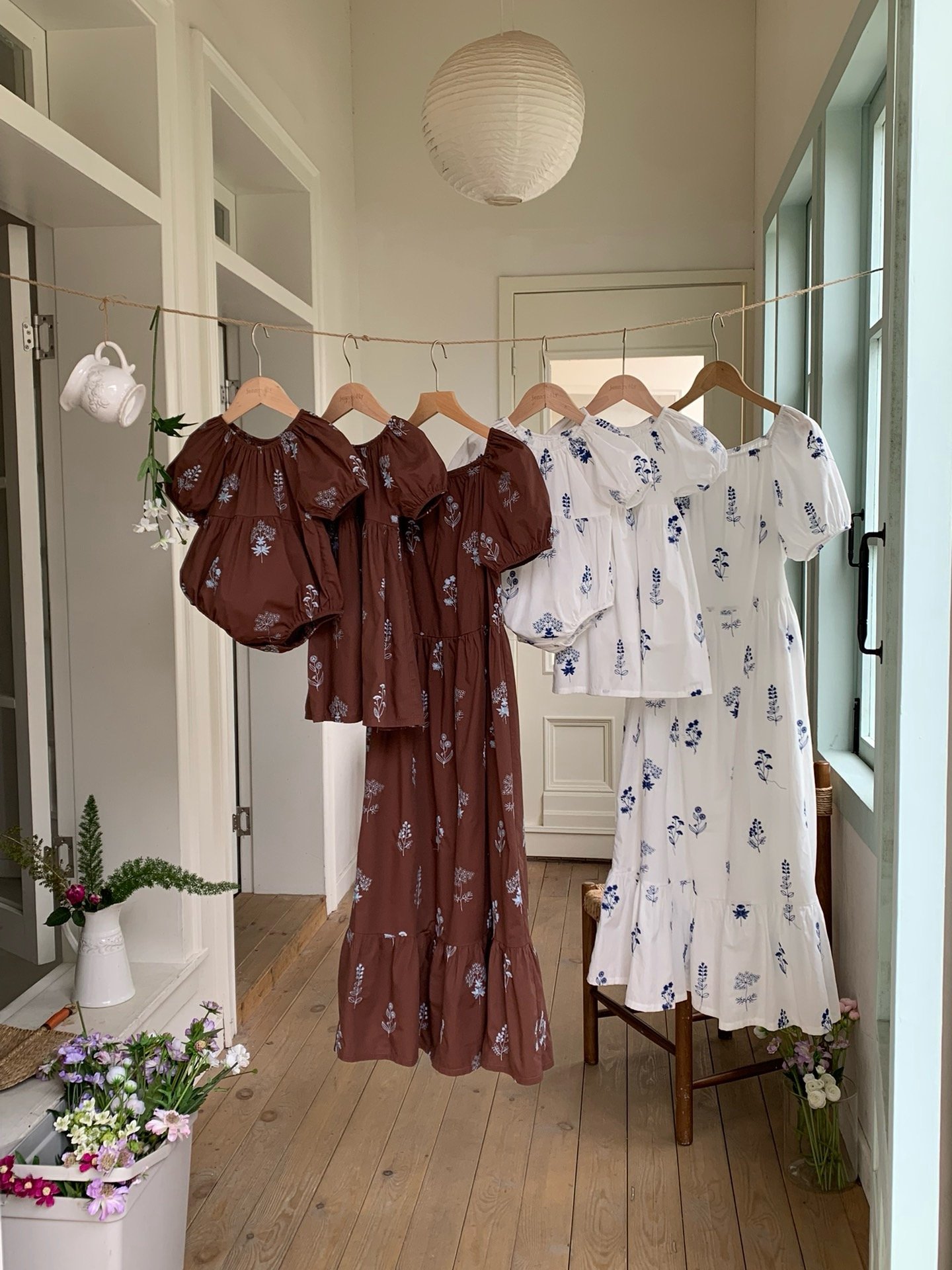 JE10｜(66-120cm-mom) 刺繡小花泡泡袖包屁衣/洋裝