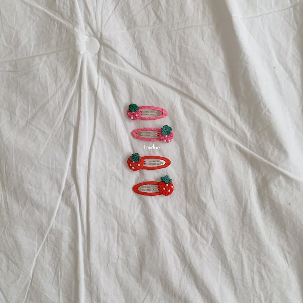 Fondue 43｜(Free)  針織草莓髮夾