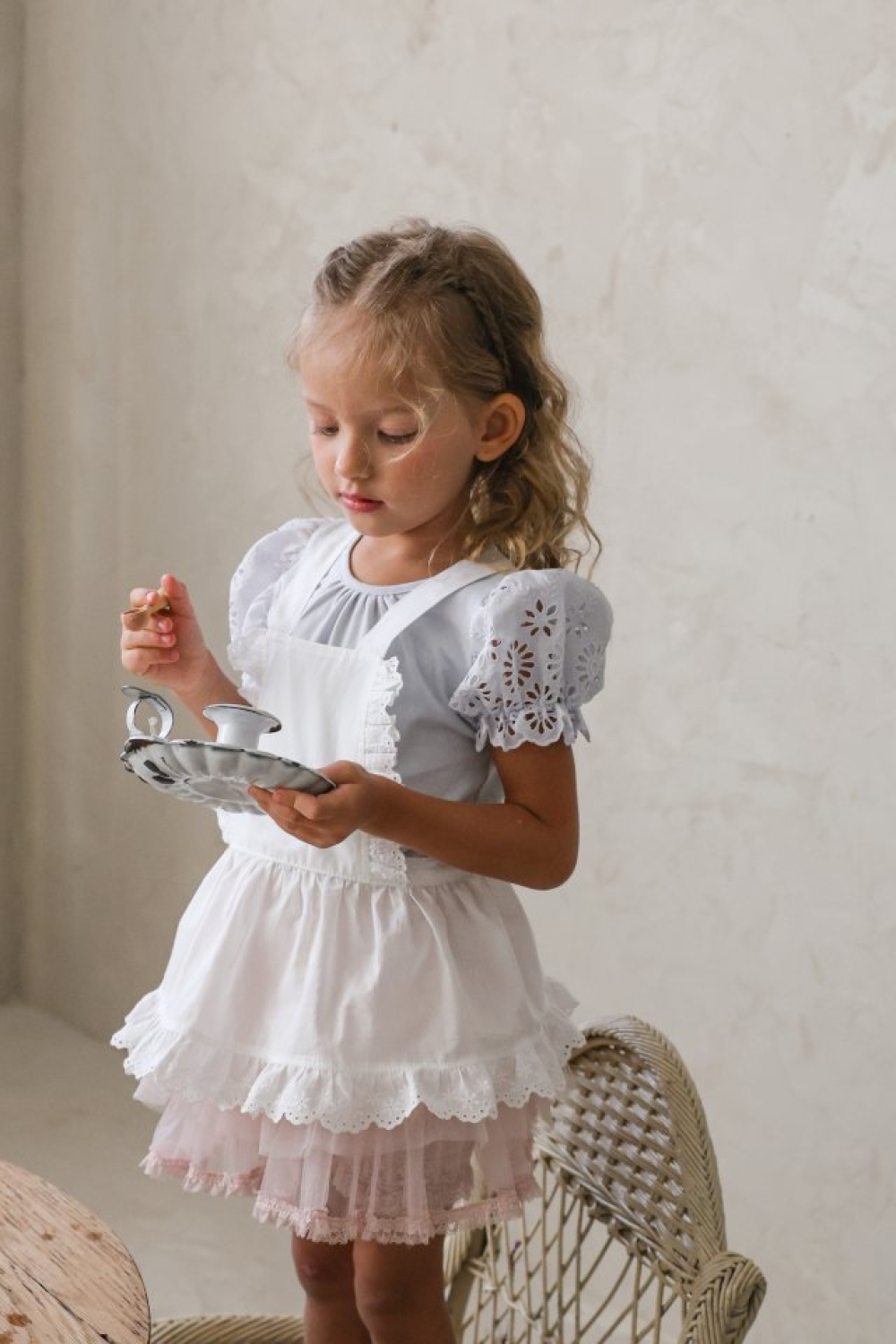 FLO19｜(75-140) 鏤空泡泡袖上衣