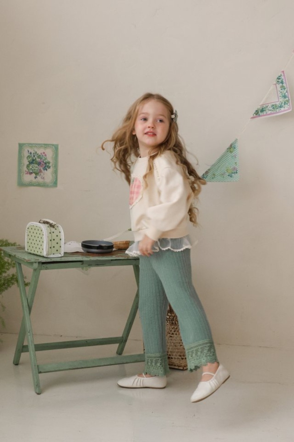 FLO18｜(75-140) 3色蕾絲滾邊直筒長褲