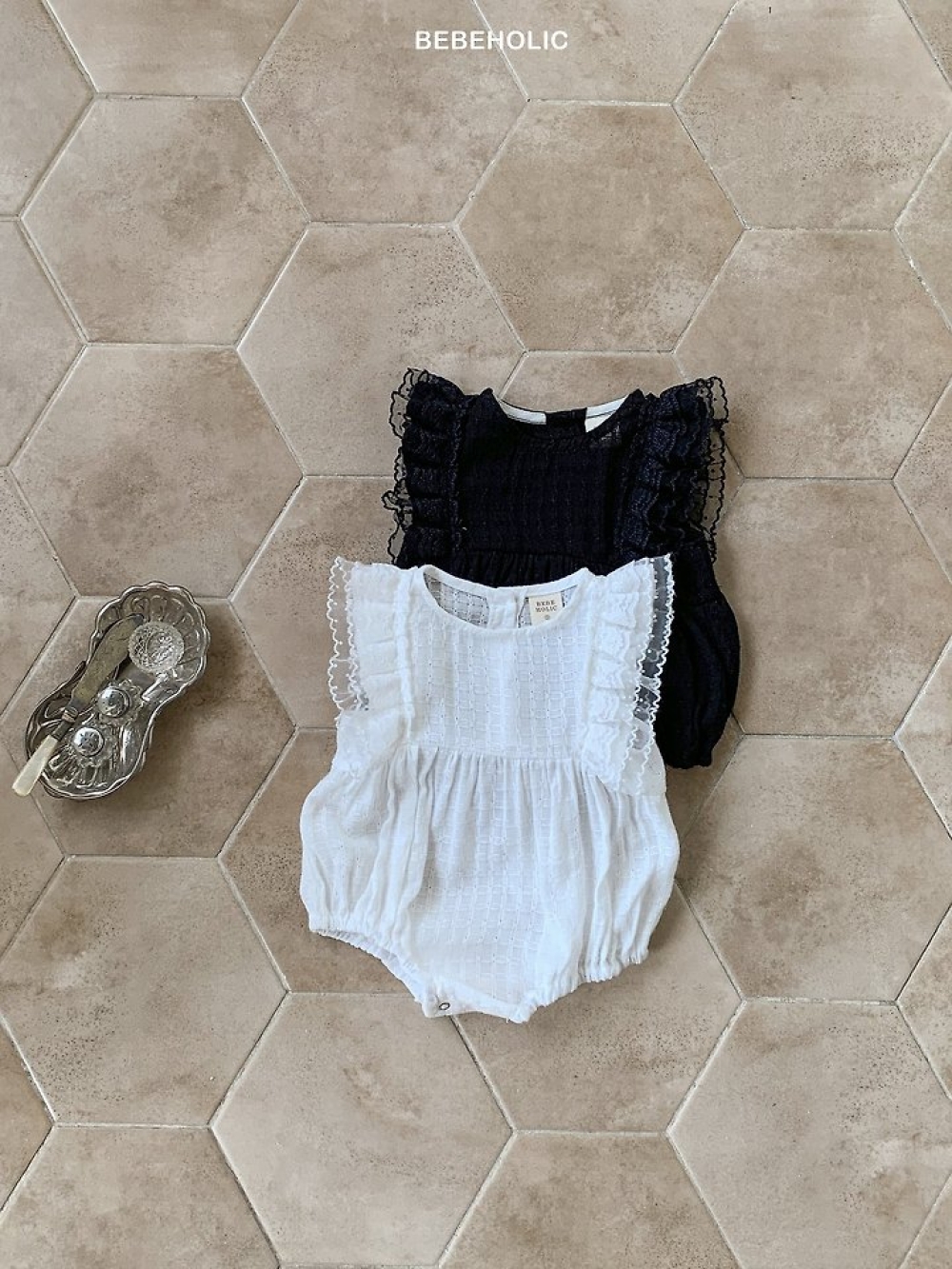 Bebe holic26｜(3m-18m) 蕾絲邊袖連身服
