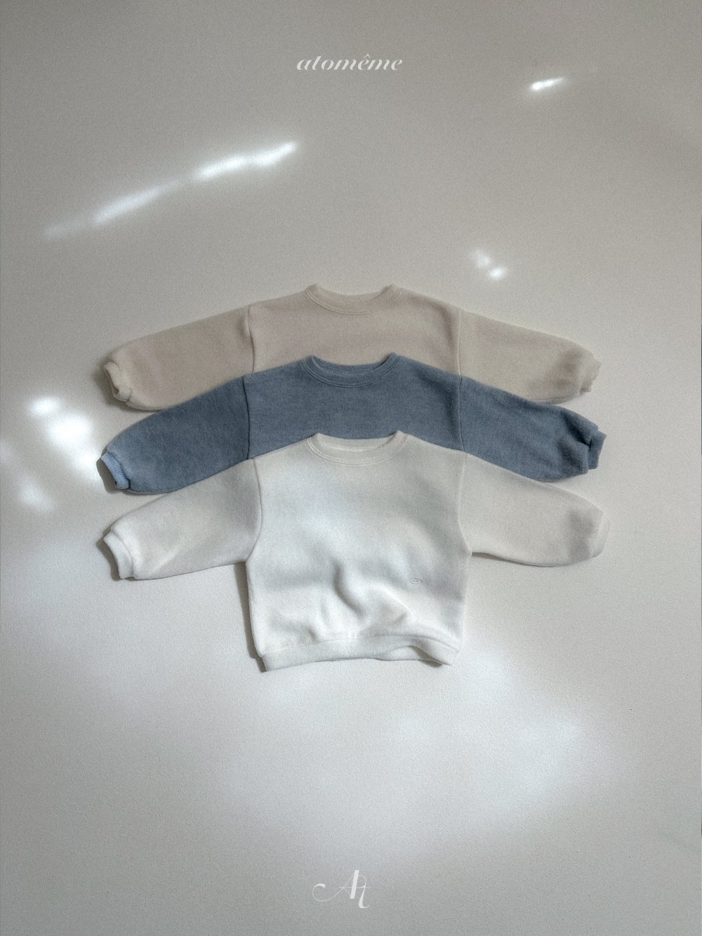 AT22｜(70-110) 柔軟小標刺繡休閒上衣