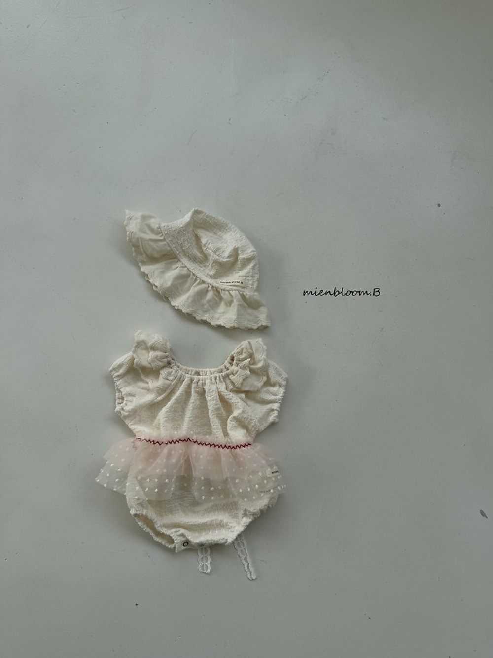 Bloom.b50｜(0m-18m) 紅滾邊波點薄紗圍裙