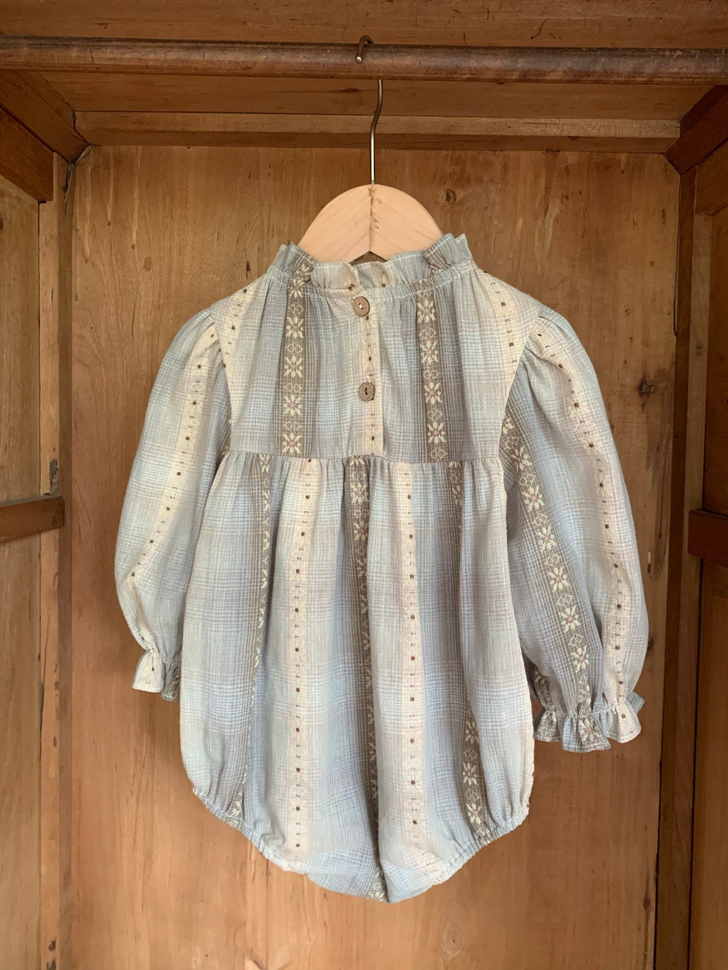 JE623｜(66cm-90cm) 復古立領花邊包屁衣