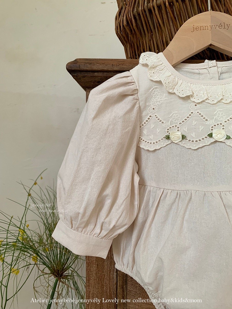 JE474｜(66-90cm) 蕾絲刺繡包屁衣