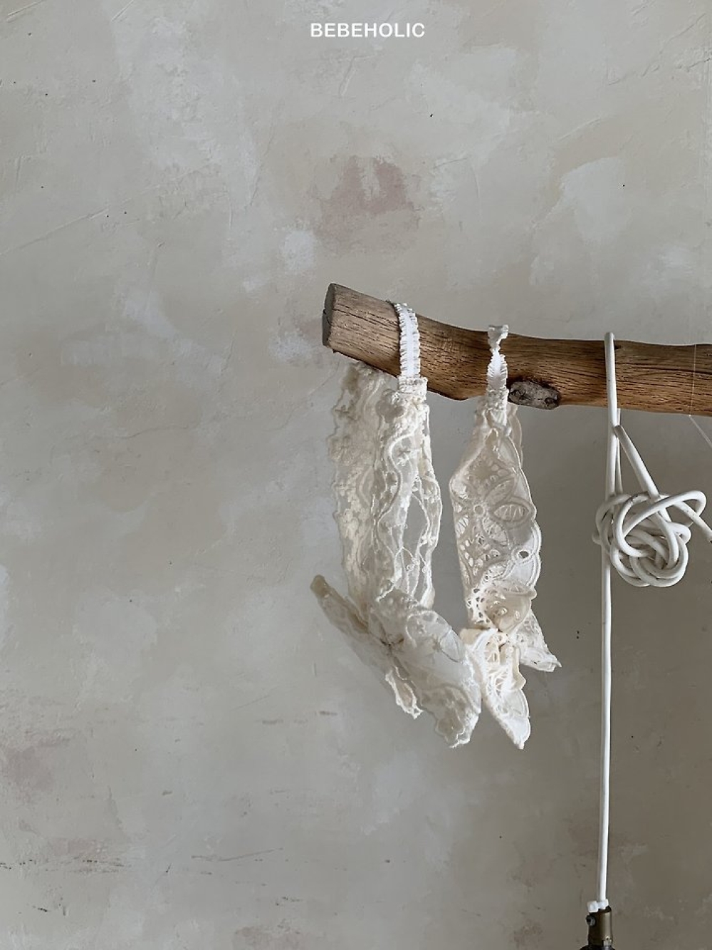 Bebe holic56｜(Free) 鏤空蝴蝶結髮帶