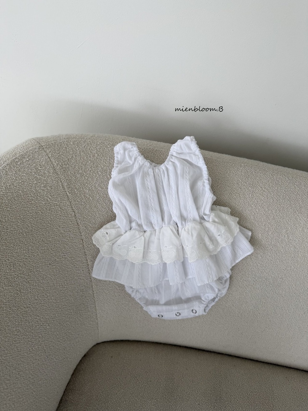 Bloom.b06｜(0m-18m) 櫻桃荷葉邊包屁衣