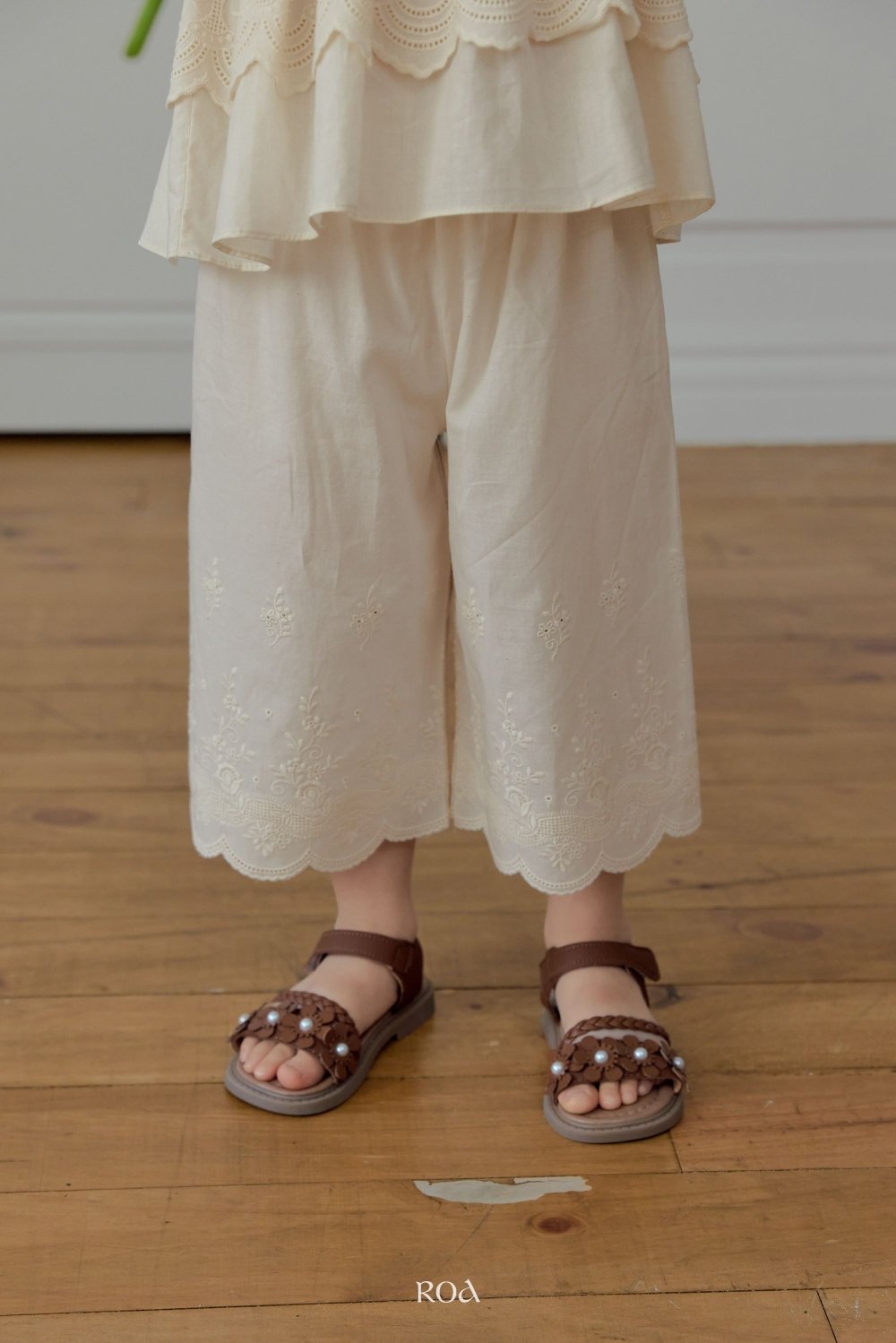 ROA08｜(6m-18m) 1色雕花花藤8分褲