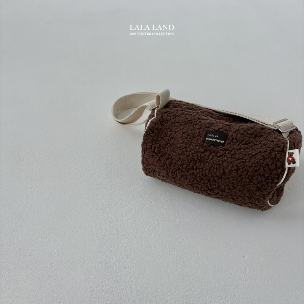lala land46｜(free) 3色毛毛小黑標肩背包