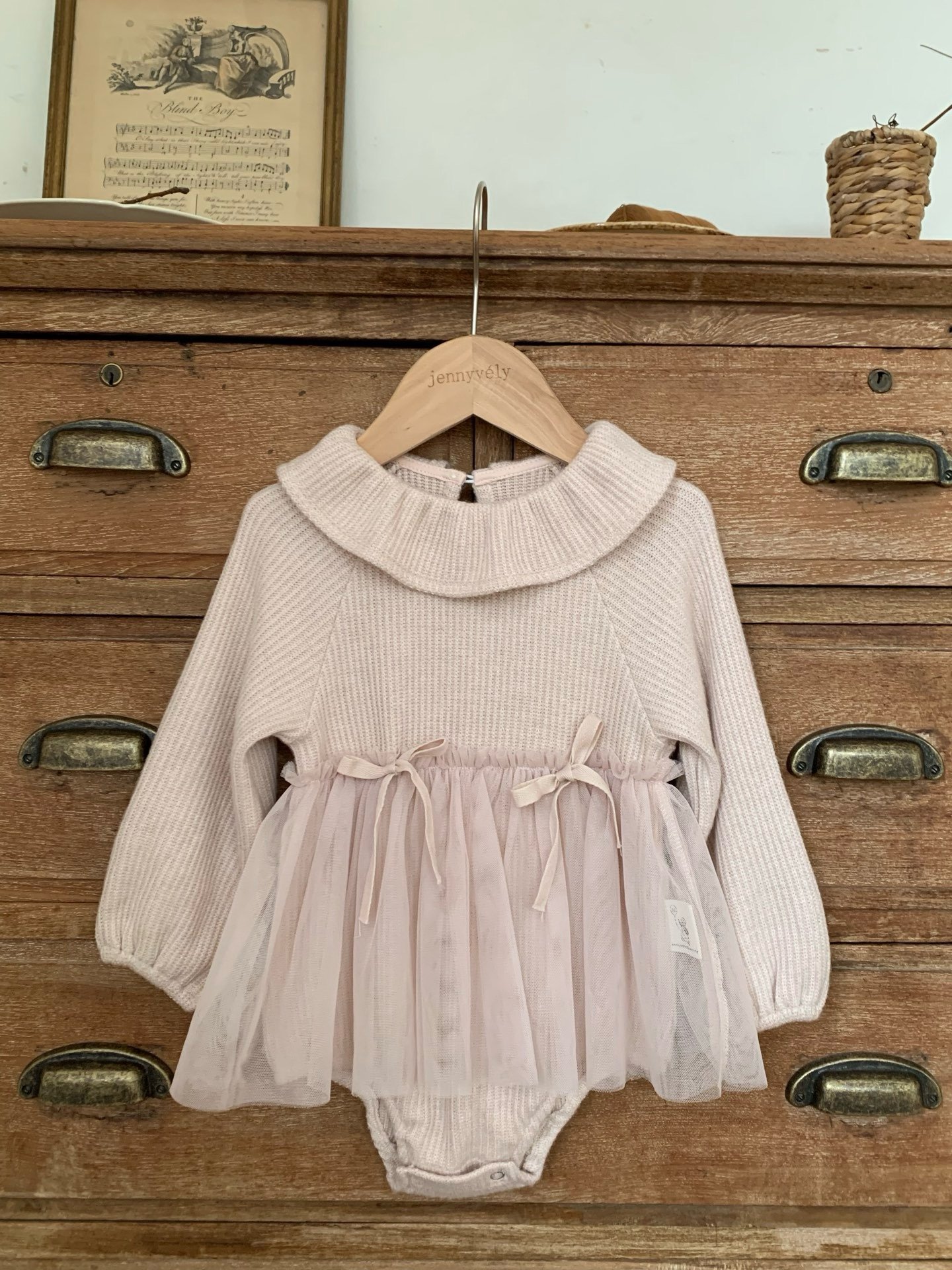 JE617｜(73cm-110cm) 翻領蝴蝶結薄紗包屁衣/羊羔毛背心