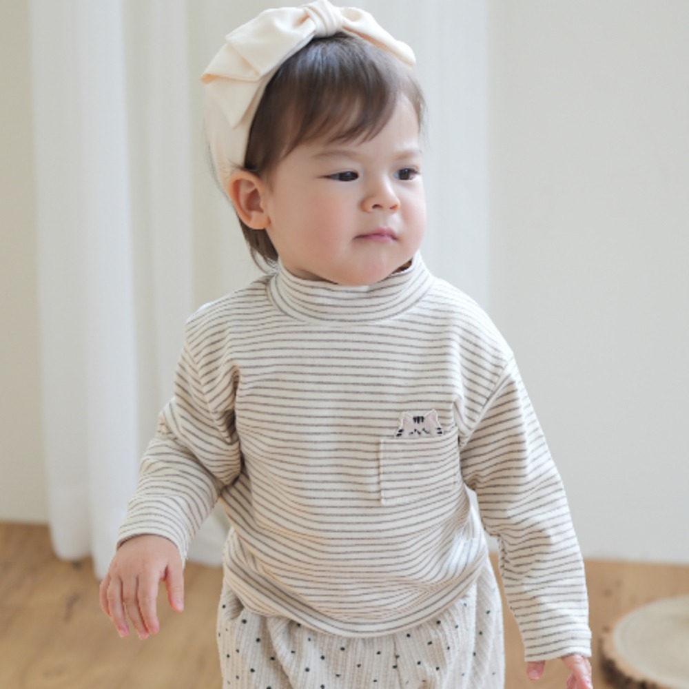 neneru12｜(70cm-125cm) 2色刺繡小貓口袋高領上衣