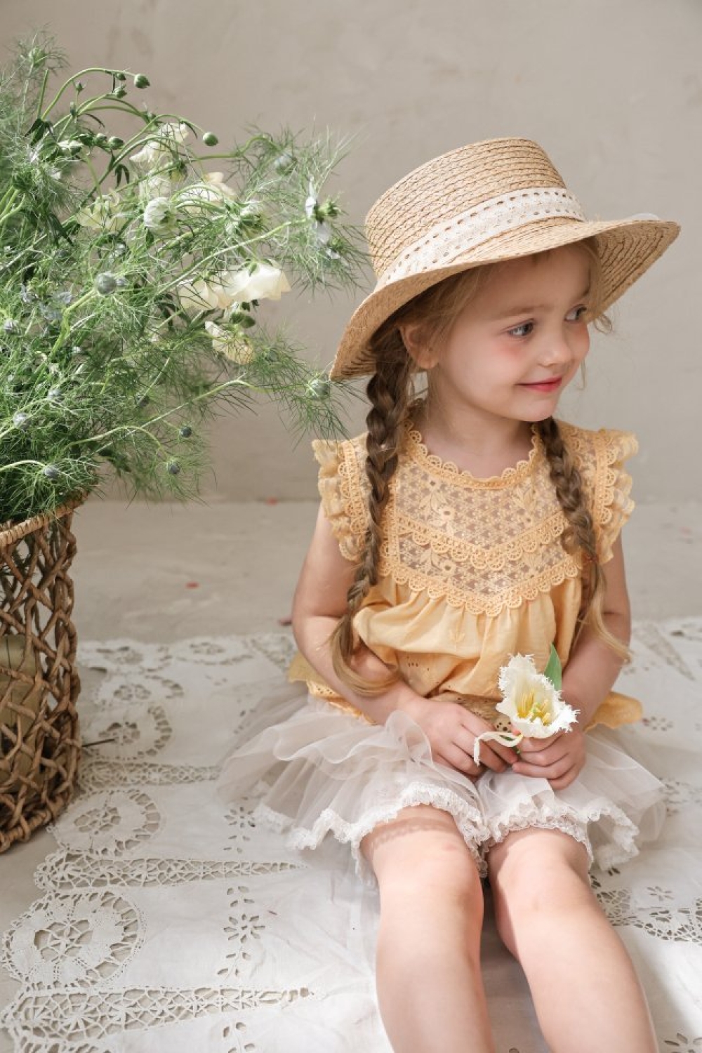 FLO29｜(75-140) 鏤空蕾絲邊背心