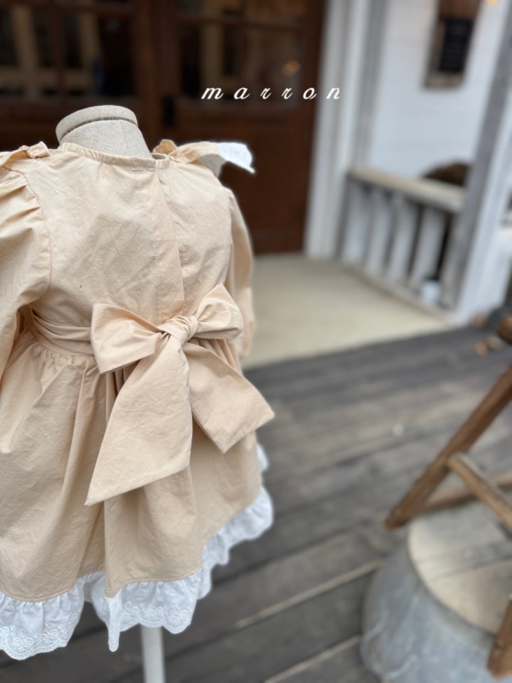 Marron27｜(1y-6y) 荷葉蕾絲花領洋裝