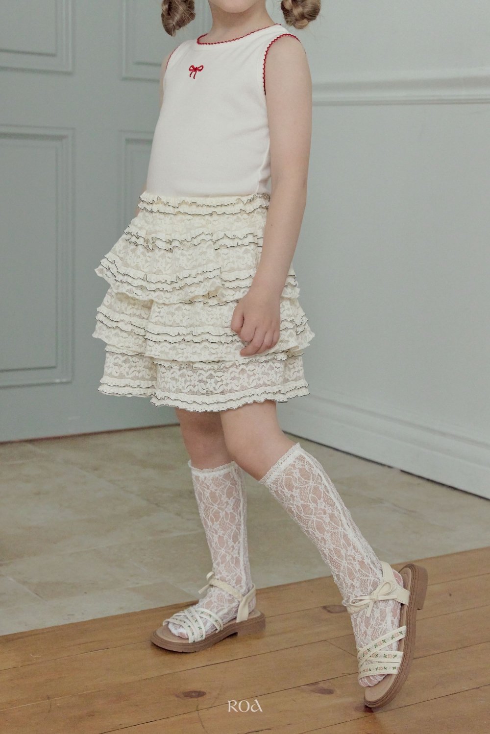 ROA28｜(6m-18m) 2色蕾絲層次蛋糕短褲