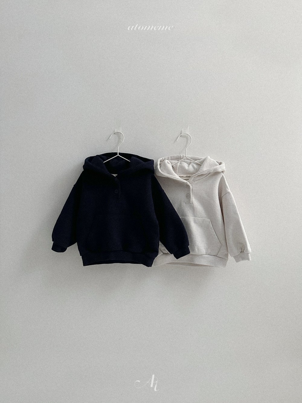 Atomeme32｜(70-110) 簡約刺繡休閒連帽上衣