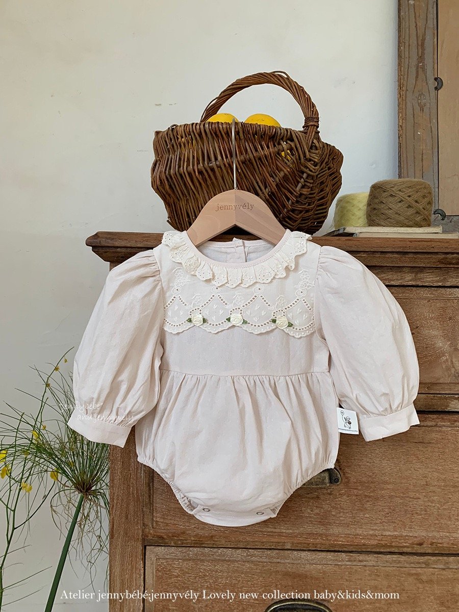 JE474｜(66-90cm) 蕾絲刺繡包屁衣