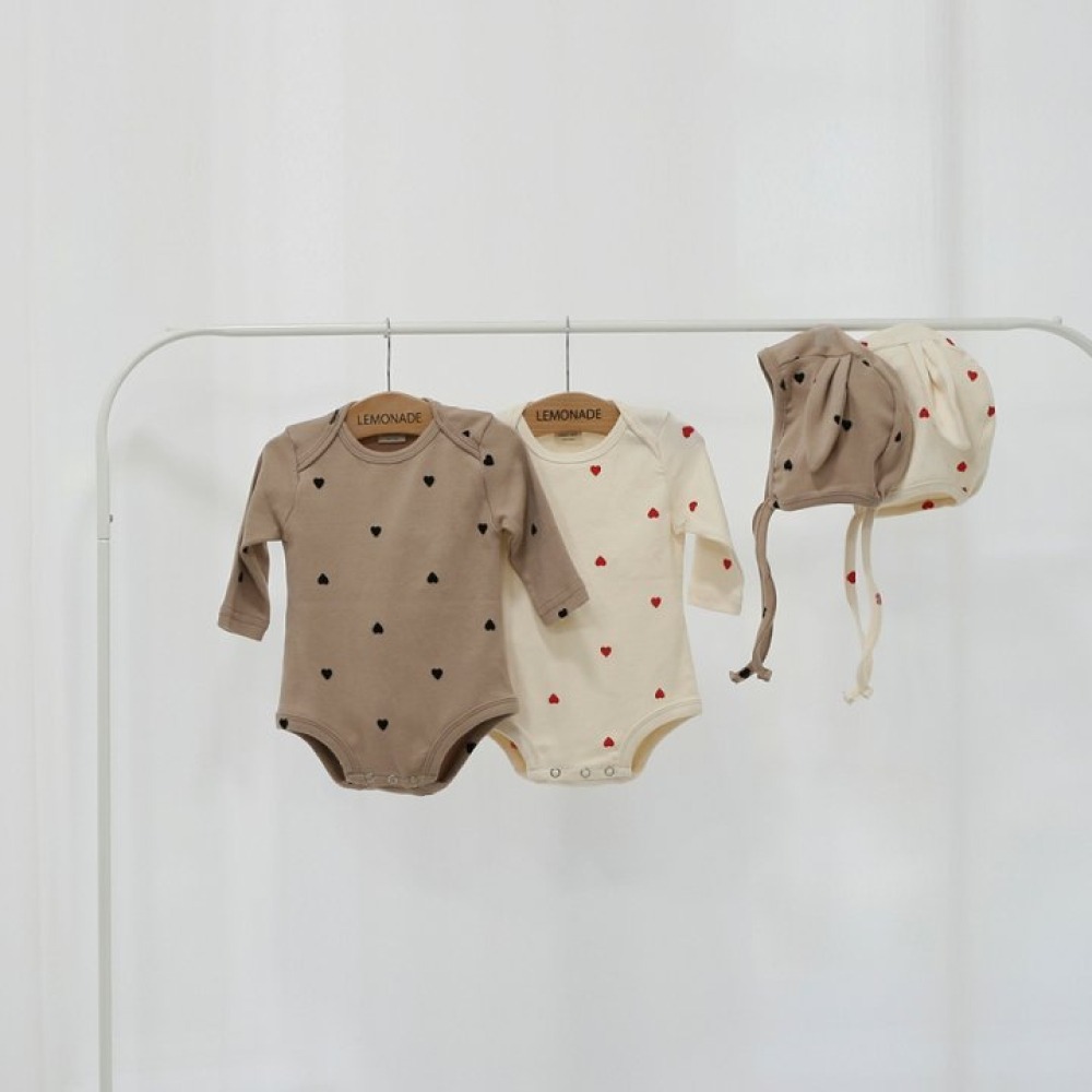 LEMONADE34｜(55cm-85cm) 2色小愛心包屁衣含帽子