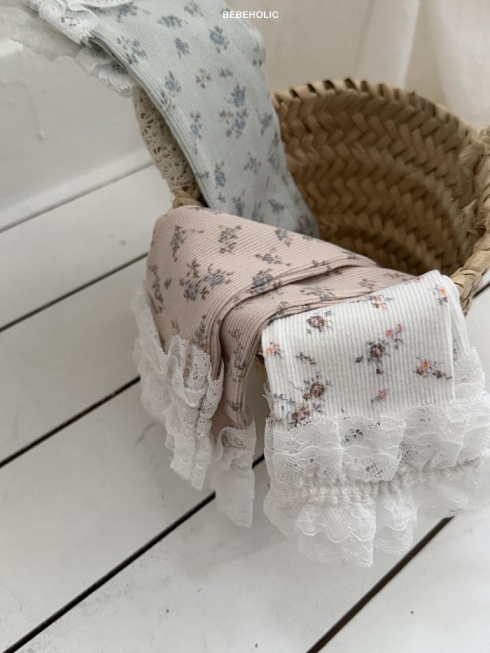 Bebe holic12｜(3m-18m) 玫瑰碎花蕾絲無根襪