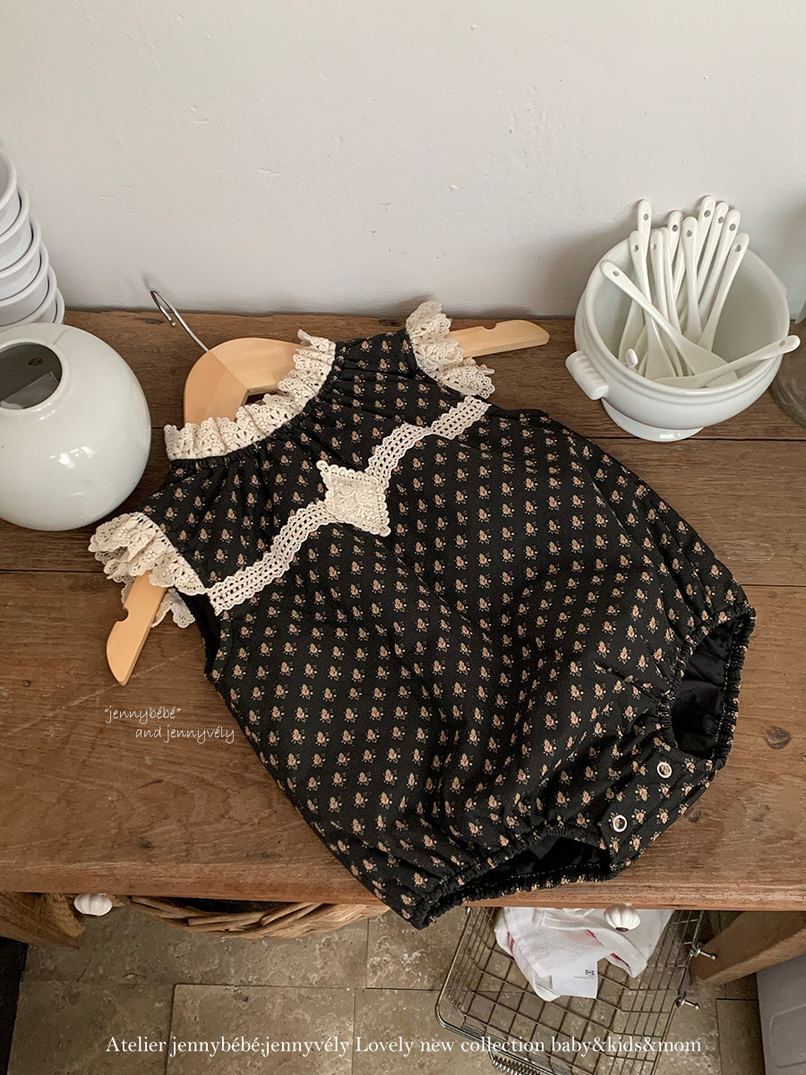 JE 647｜(66-90cm)  碎花蕾絲拼接包屁衣