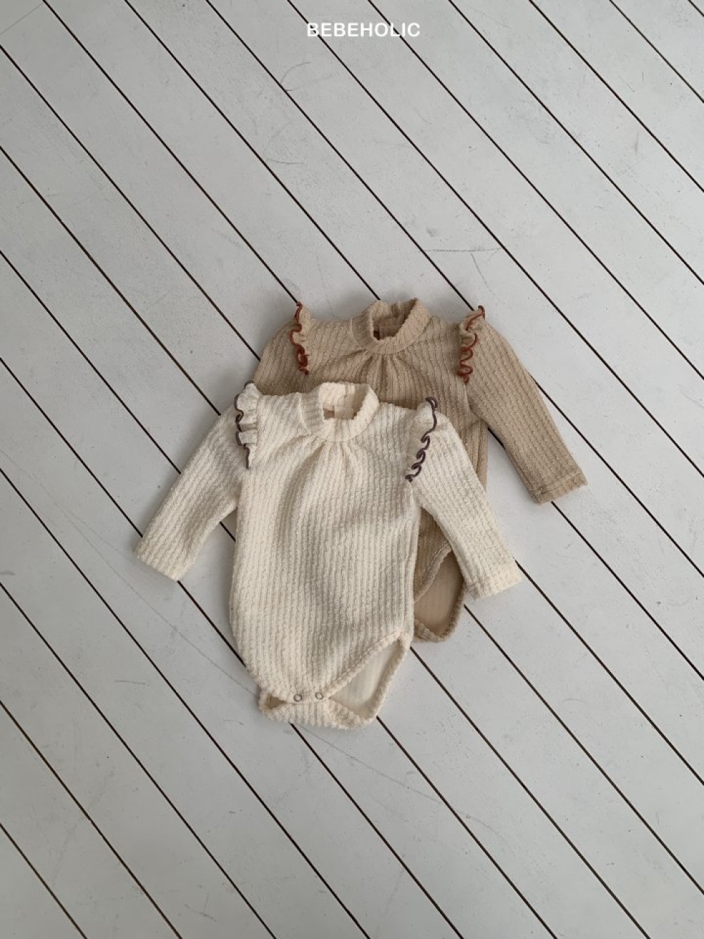 Bebe holic32｜(3m-18m) 滾邊細麻花包屁衣