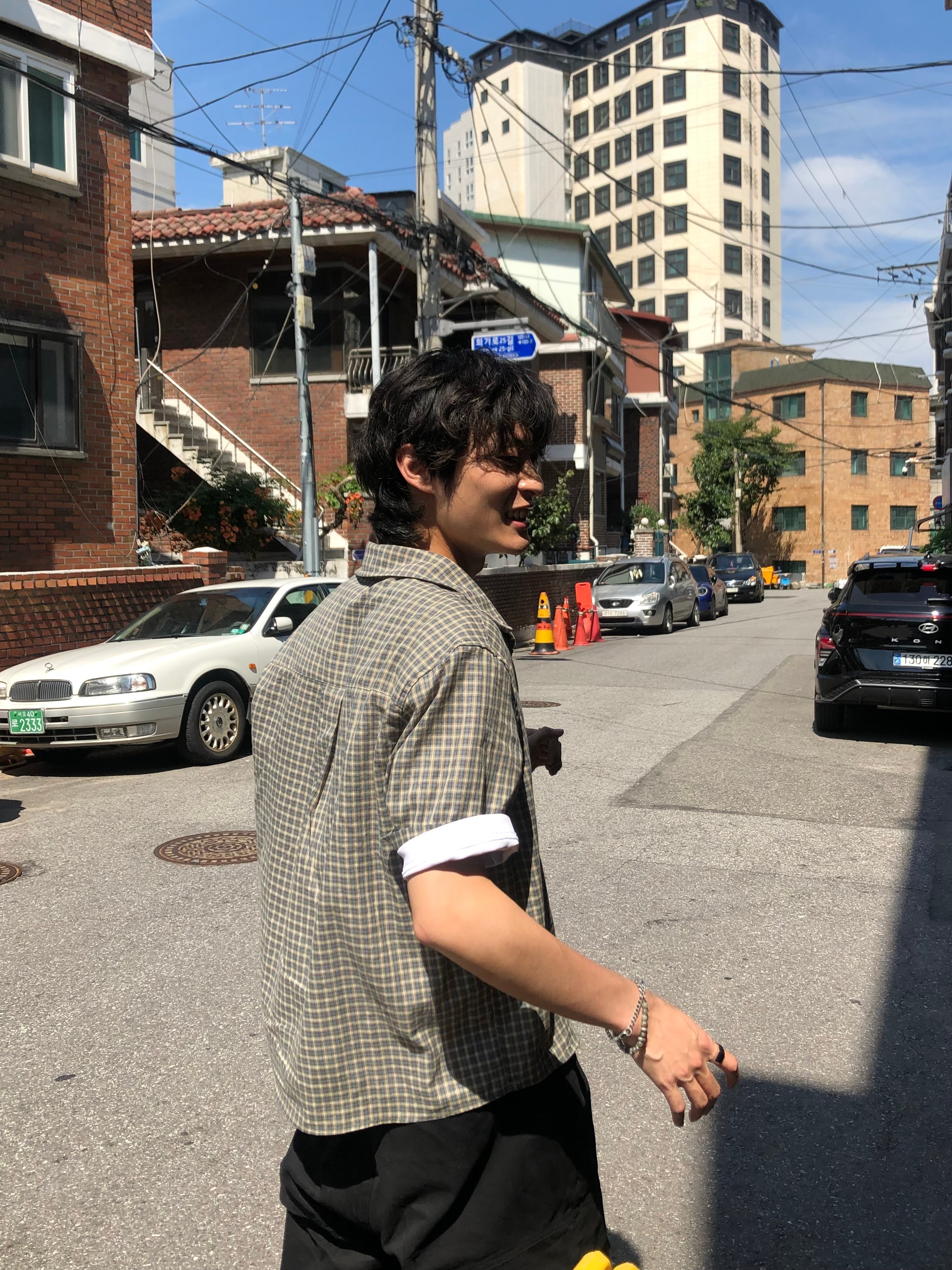 酷夏薄款 街頭高質感 細格紋 短版 短袖襯衫 - 2C