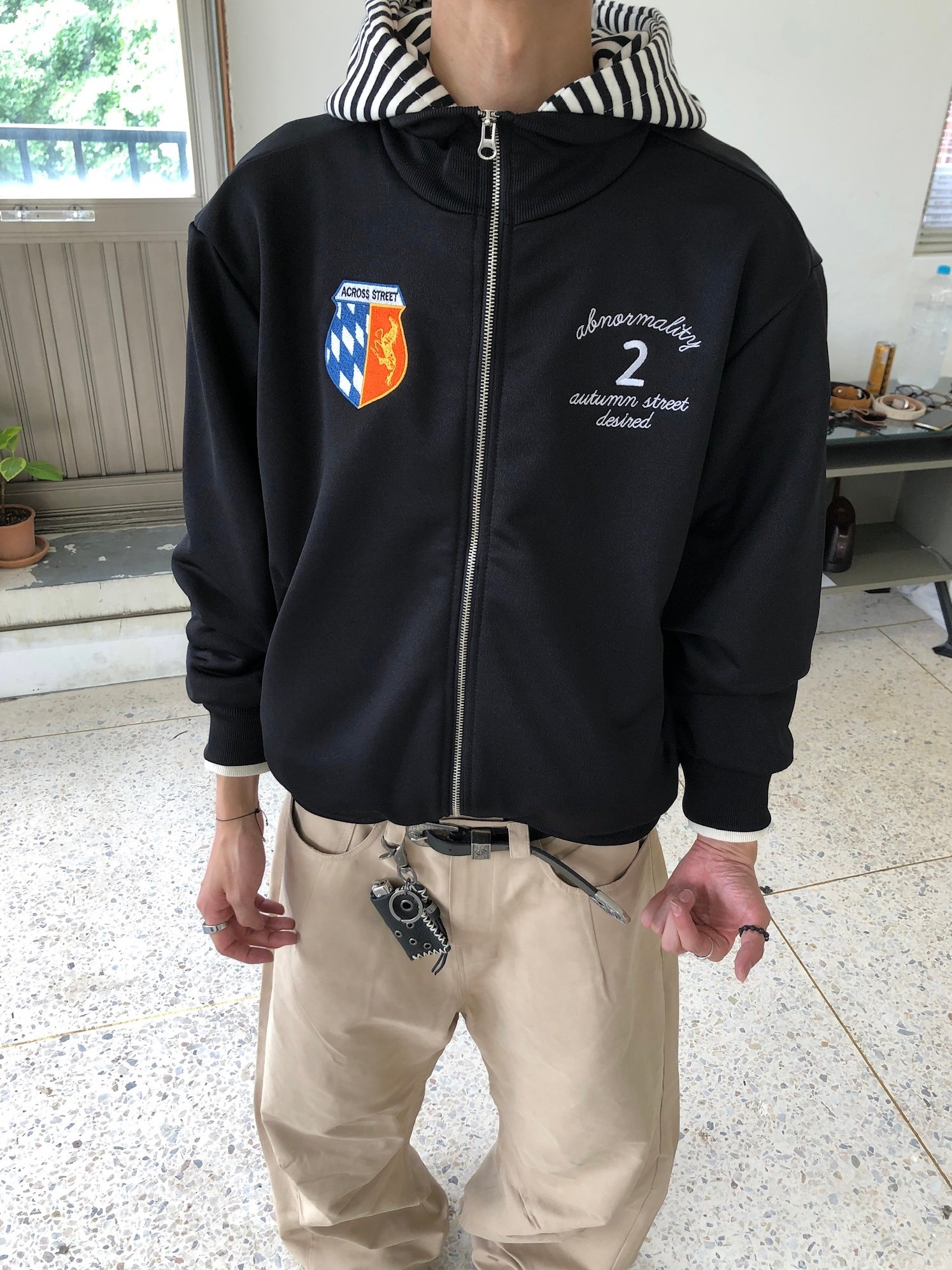 藝術殿堂 高級刺繡 運動街頭 短版 外套 - 3C