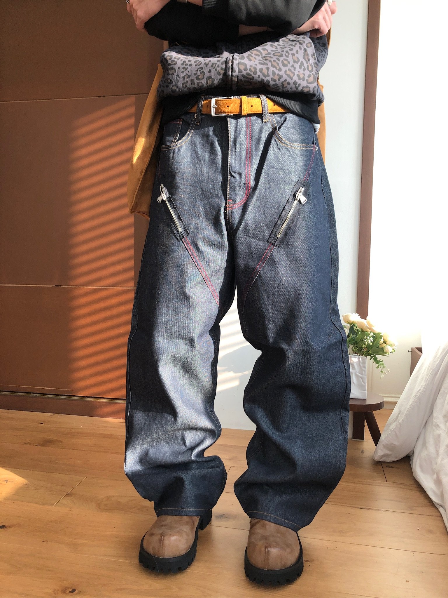 日系潮男 紅色縫線 拉鏈細節 牛仔寬褲 - 2C