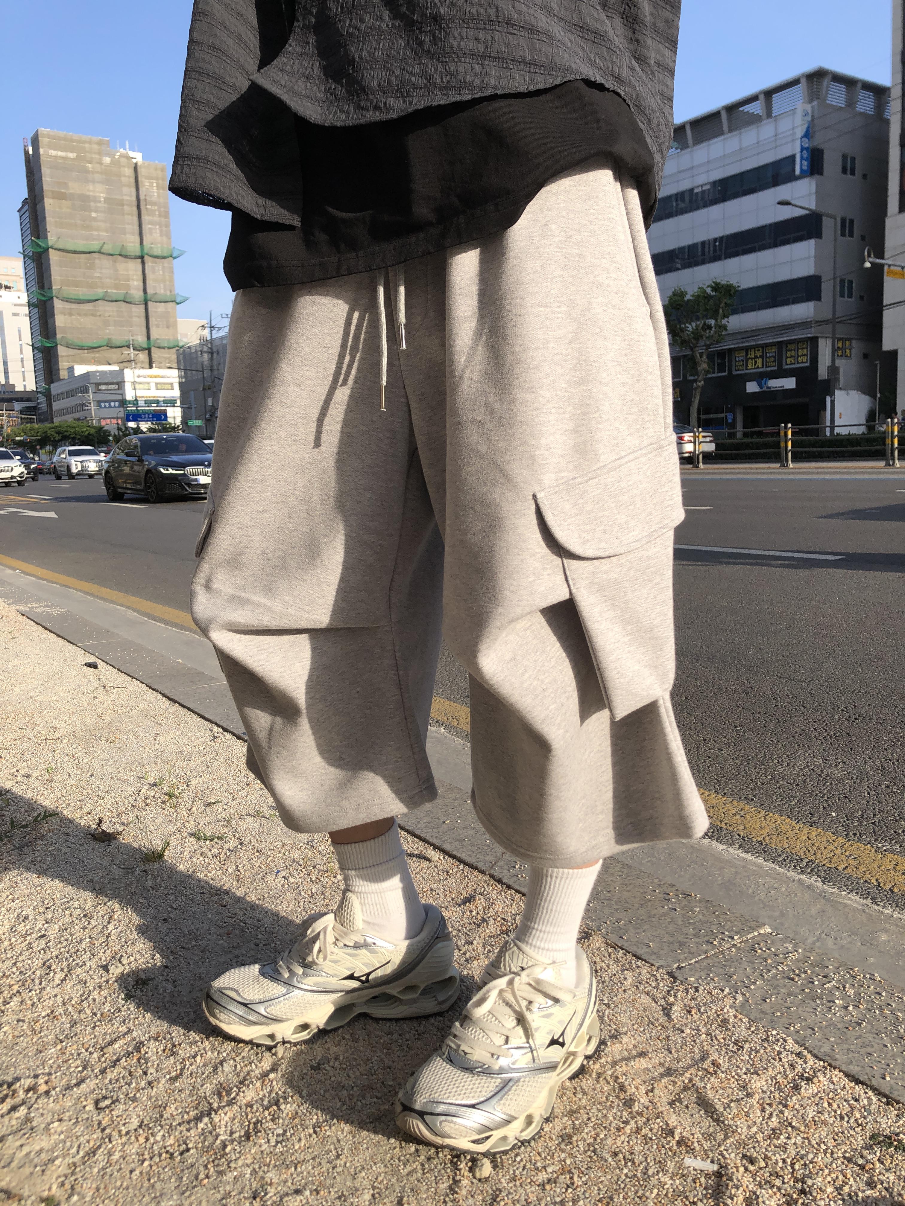 簍空口袋 立體視覺感 刺繡 7分棉褲 - 2C