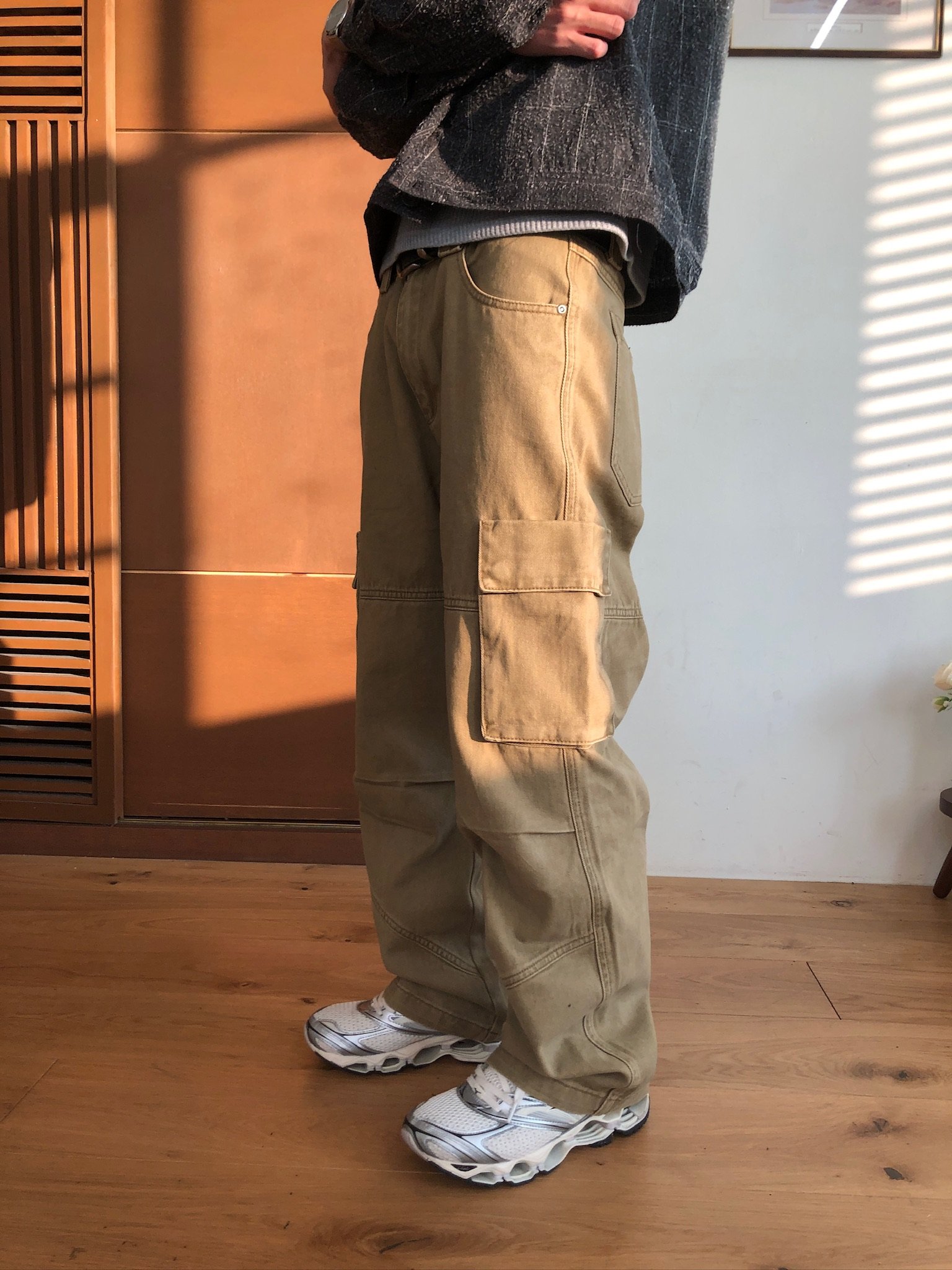 雙膝抓皺 線條結構 直筒寬版 工裝褲 - 2C