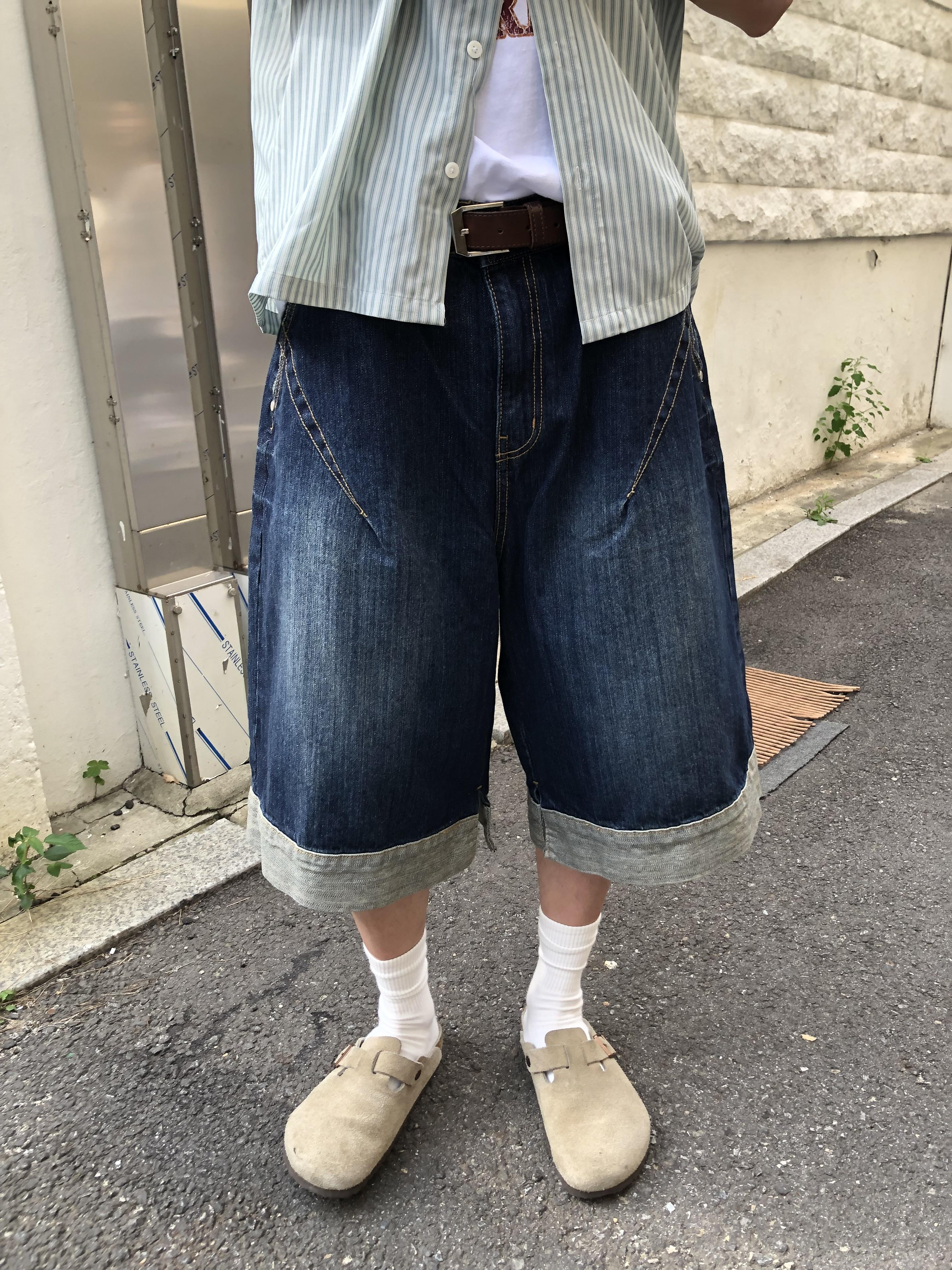 美式風 漸層刷色 斜切線造型 反折 牛仔短褲 - 2C