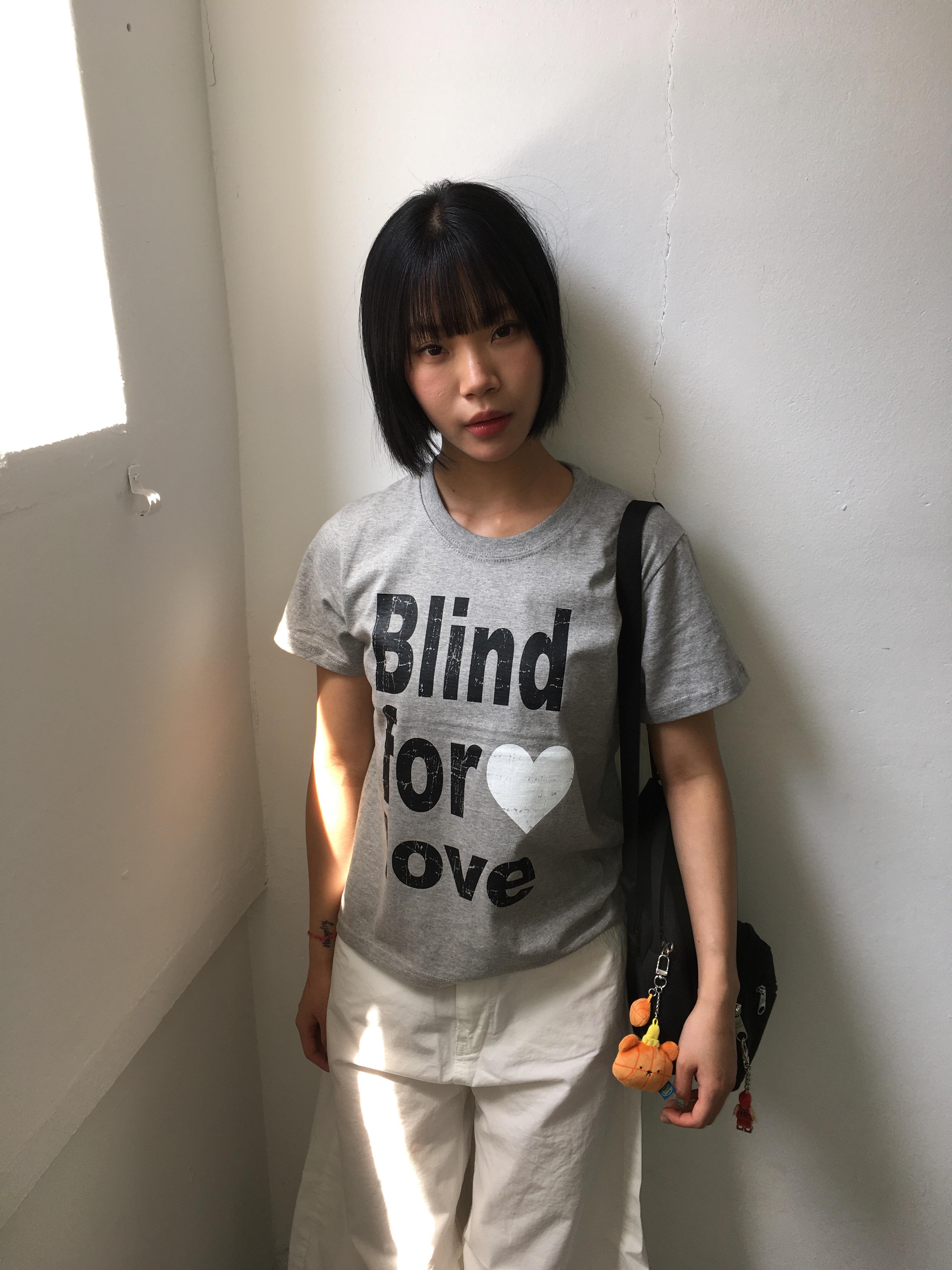 Blind for love 彩繪印刷 短版 短袖 - 3C