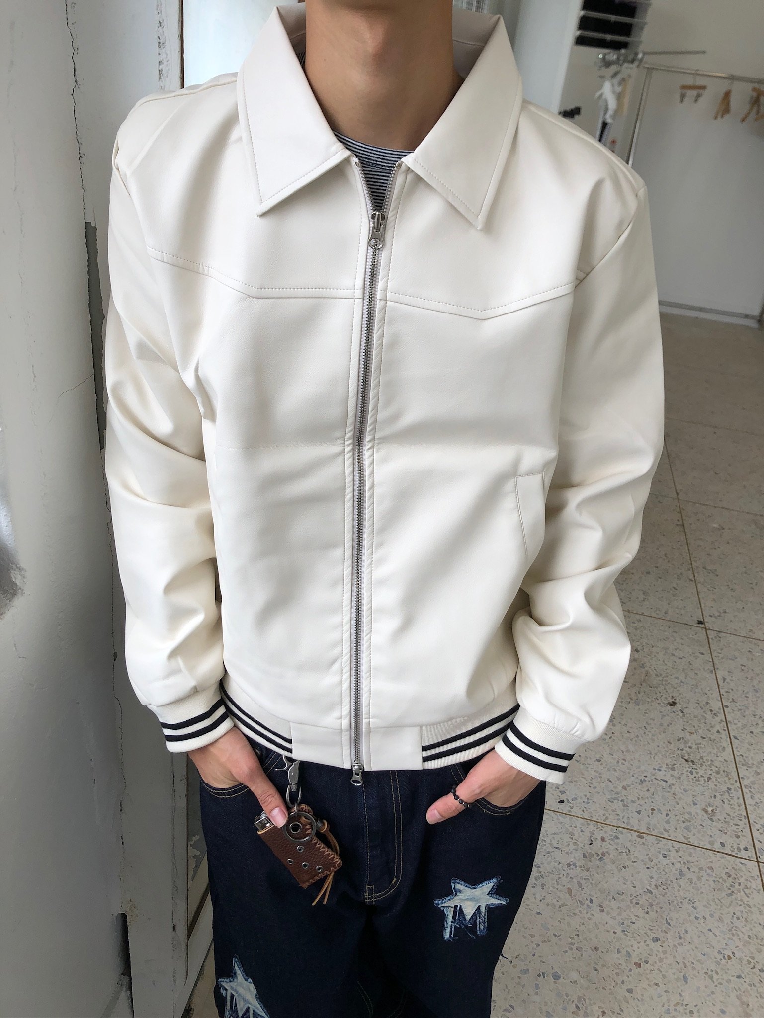 素雅幹練 亮感 皮革 短版 夾克 - 2C