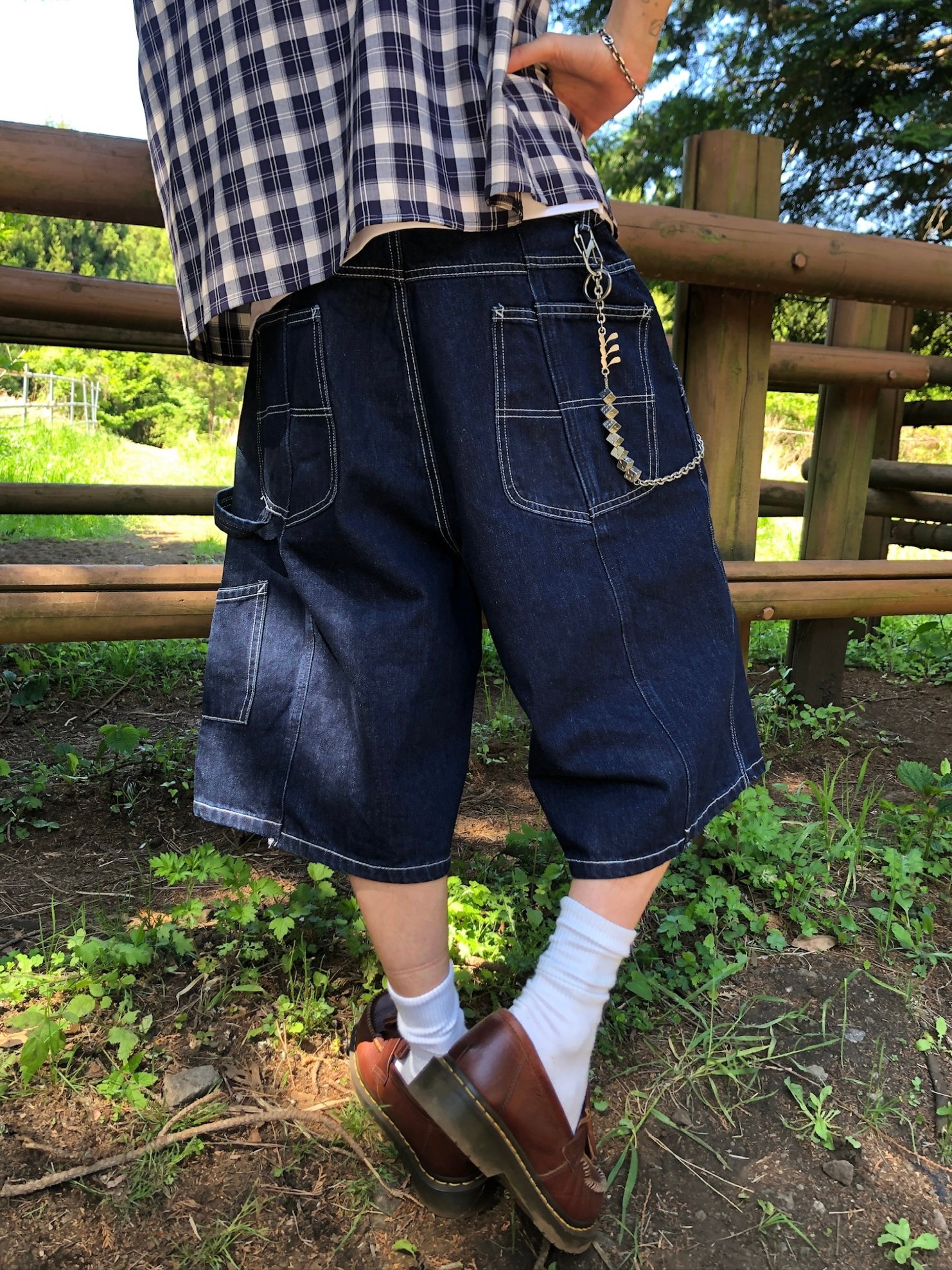 不對稱縫線 背面殺手 百慕達 7分 牛仔短褲 - 2C