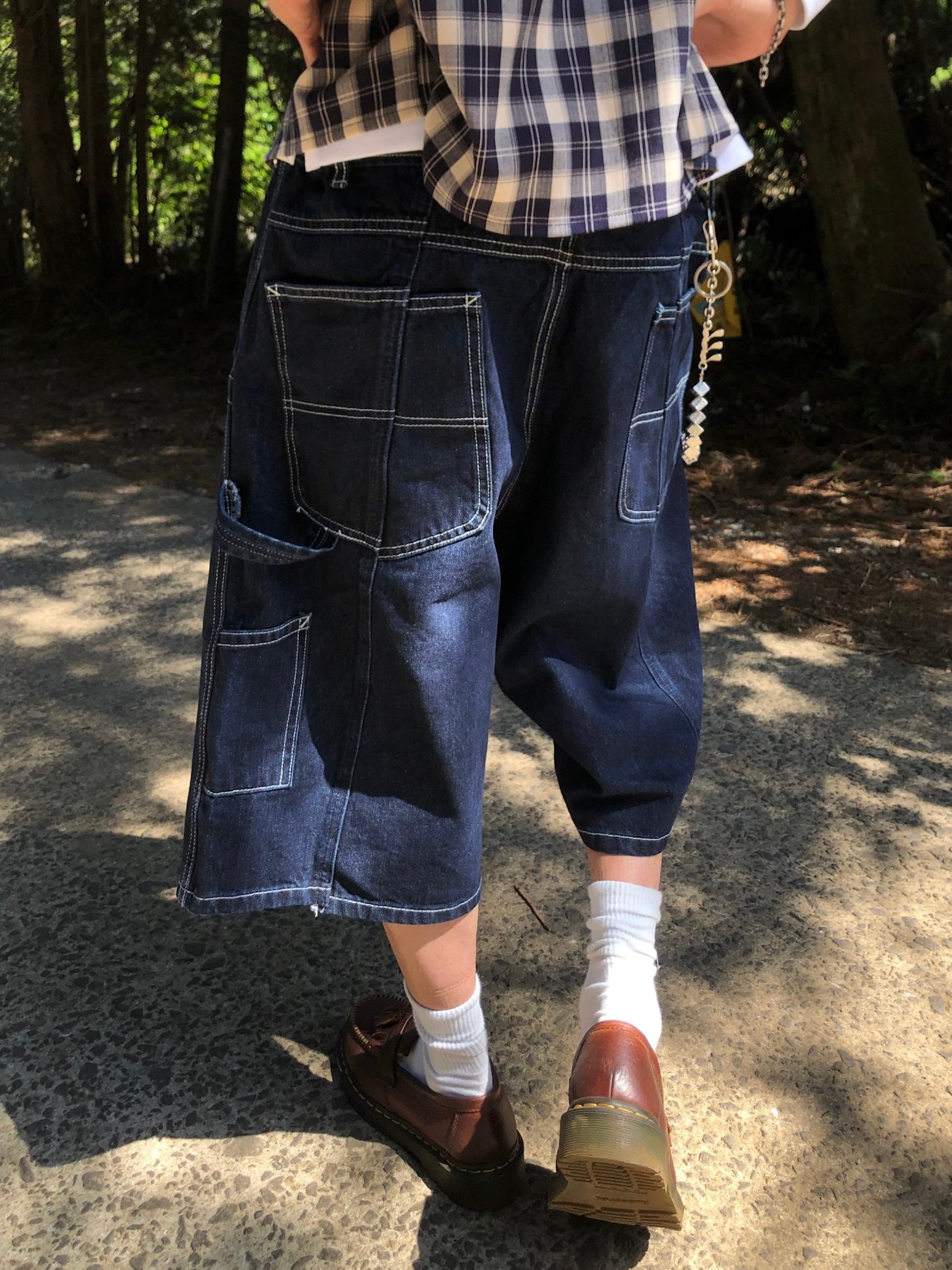 不對稱縫線 背面殺手 百慕達 7分 牛仔短褲 - 2C