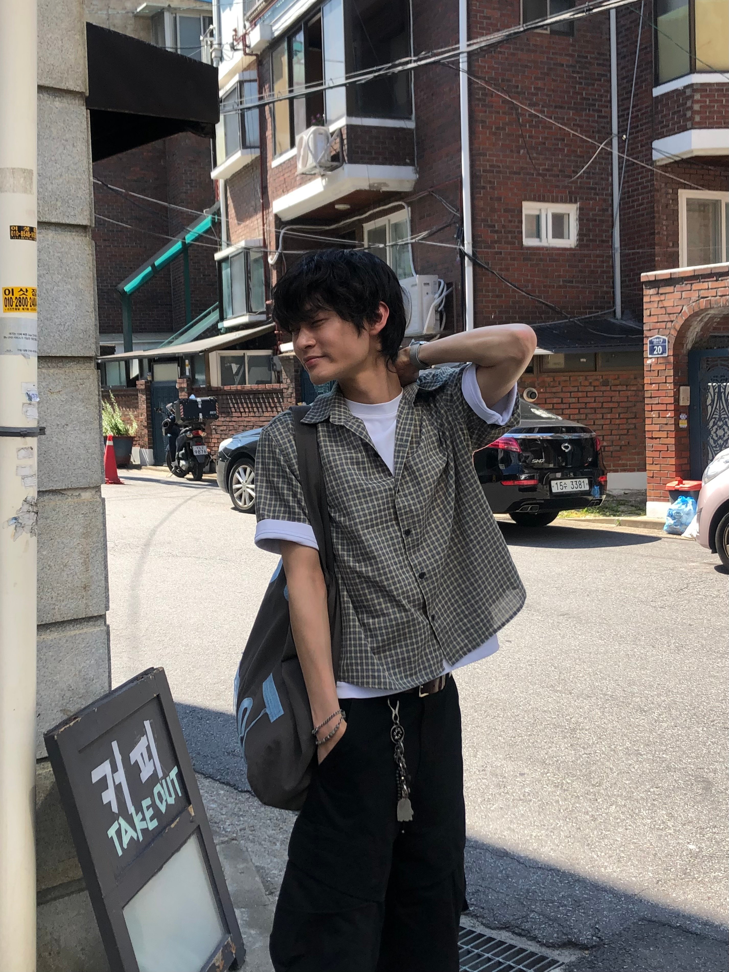 酷夏薄款 街頭高質感 細格紋 短版 短袖襯衫 - 2C