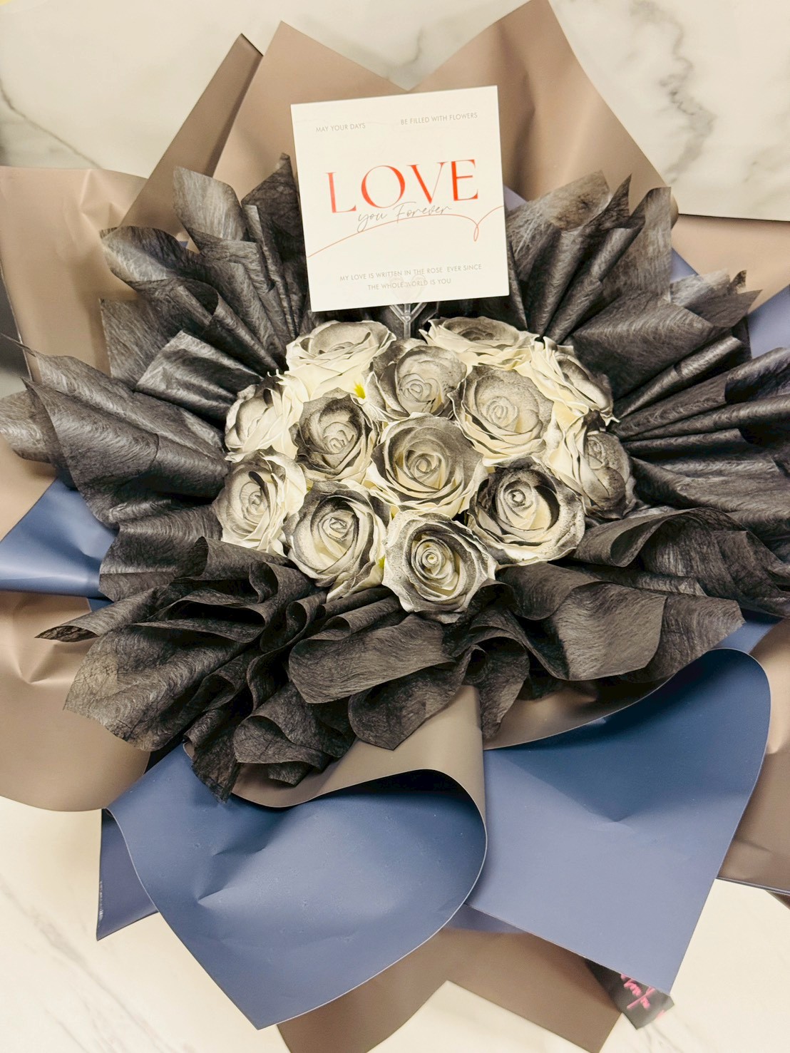 【現貨】13朵黑騎士愛心香氛花束