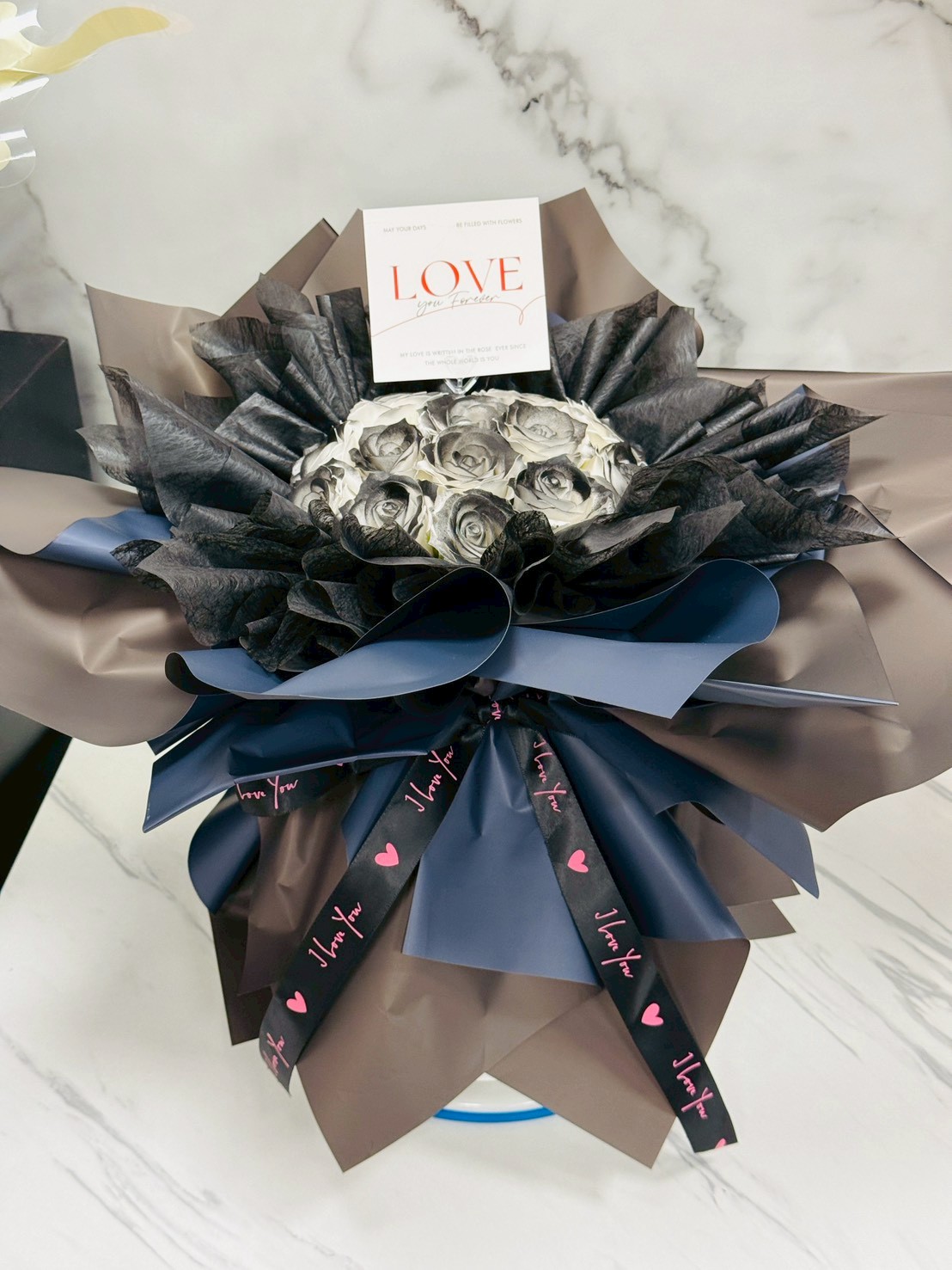 【現貨】13朵黑騎士愛心香氛花束