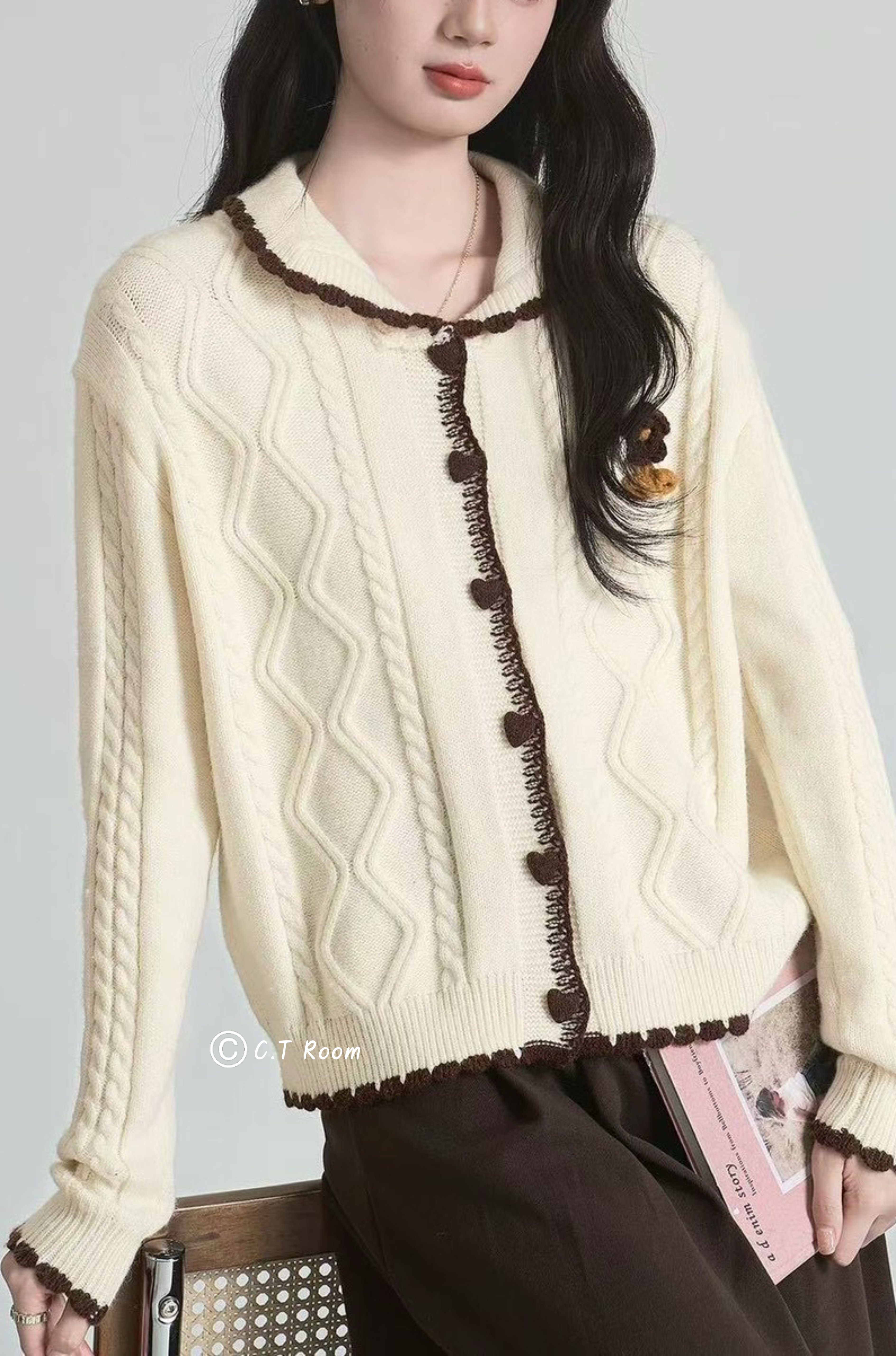 滾邊愛心釦麻花毛衣