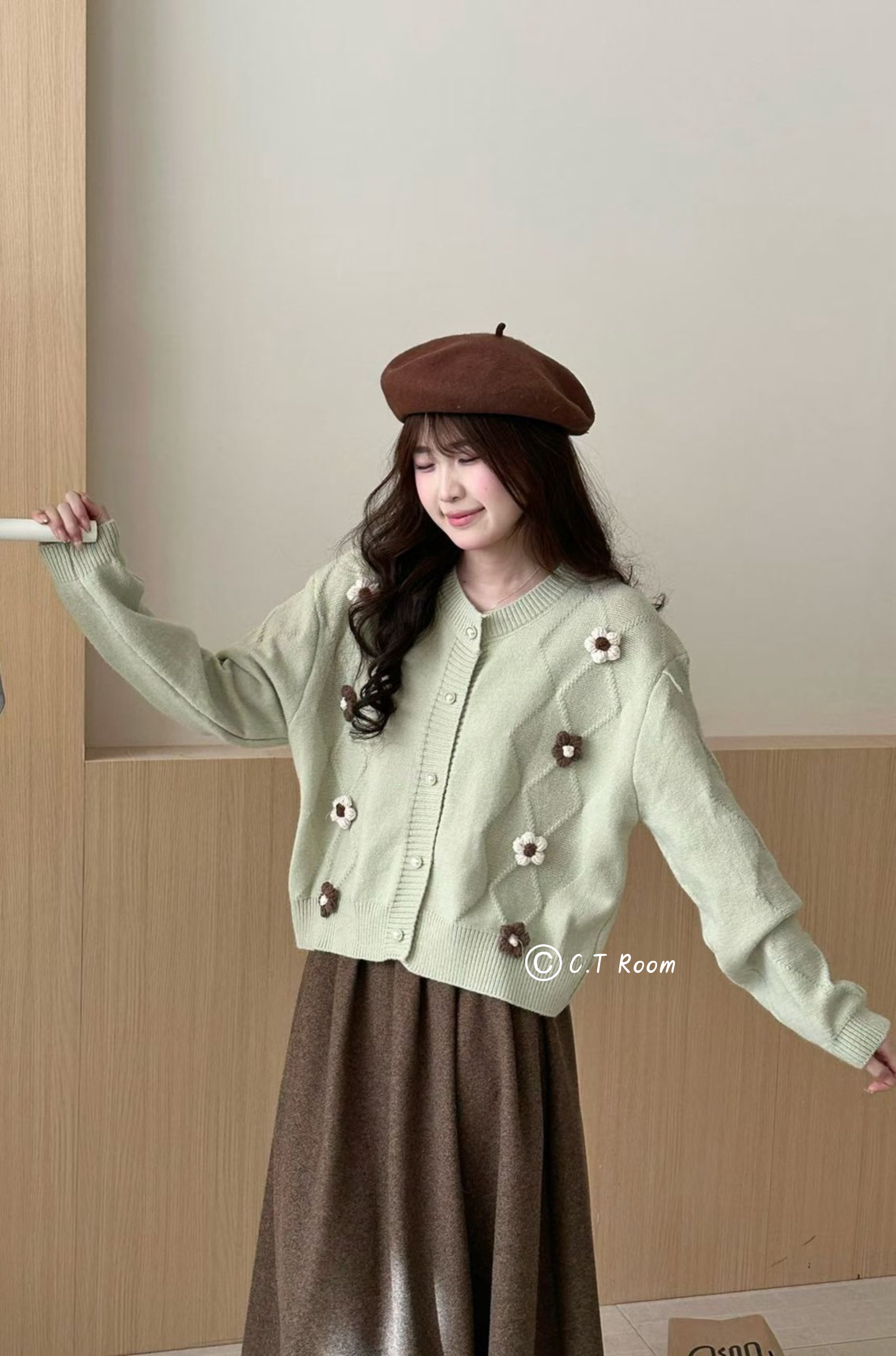 立體花花珍珠釦毛衣