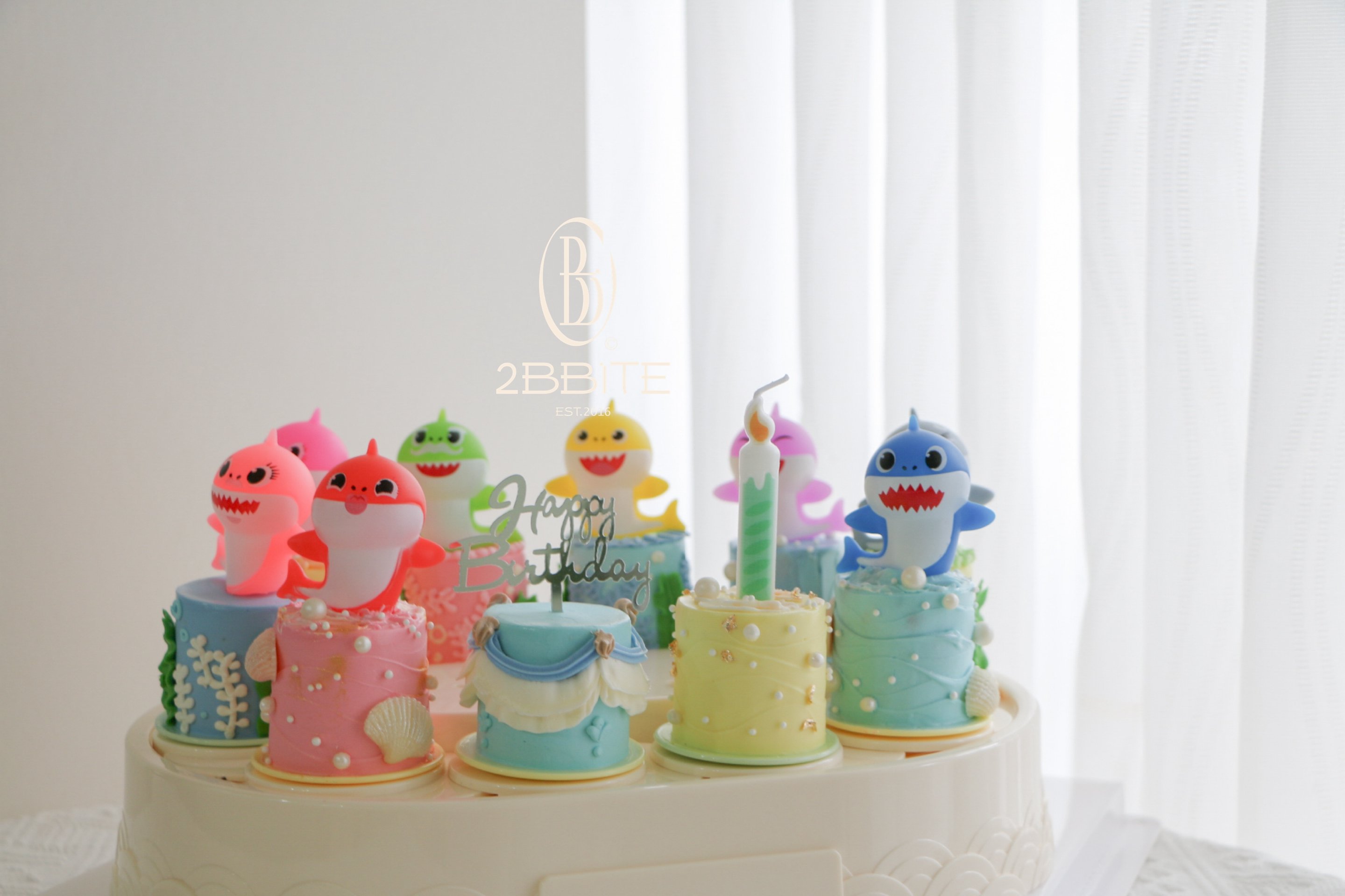 「10入款小蛋糕旋轉機」寶寶鯊魚