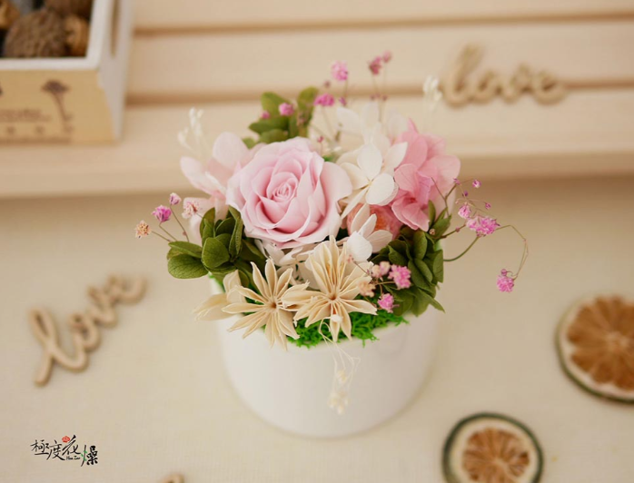 極度花燥永生花乾燥花材專賣店 不凋玫瑰圓桌花 花禮