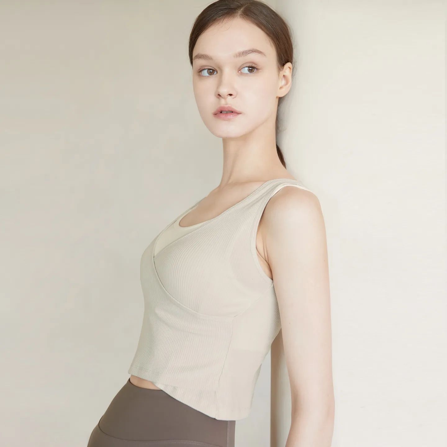 Parsley 細坑紋無袖短罩衫 燕麥奶 P22TS017GRY