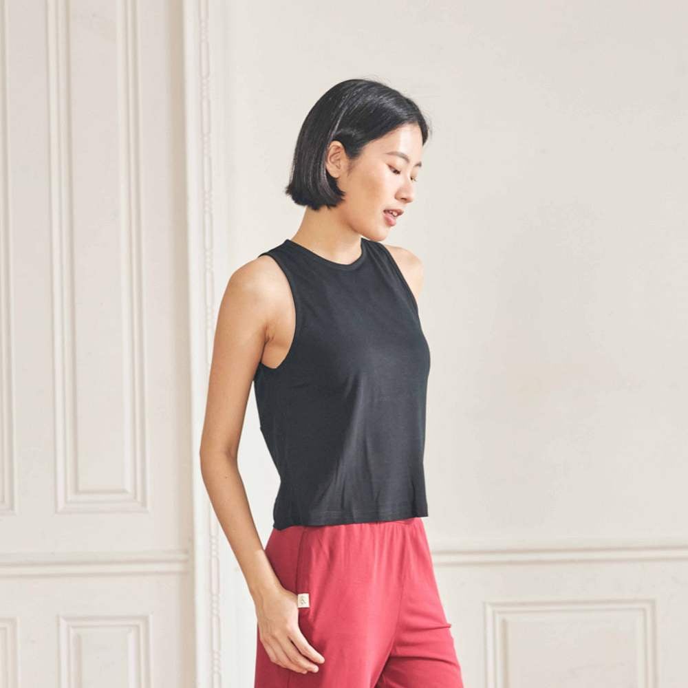 Grandeline 後背開口瑜珈無袖短罩衫 黑色 NT828BLK