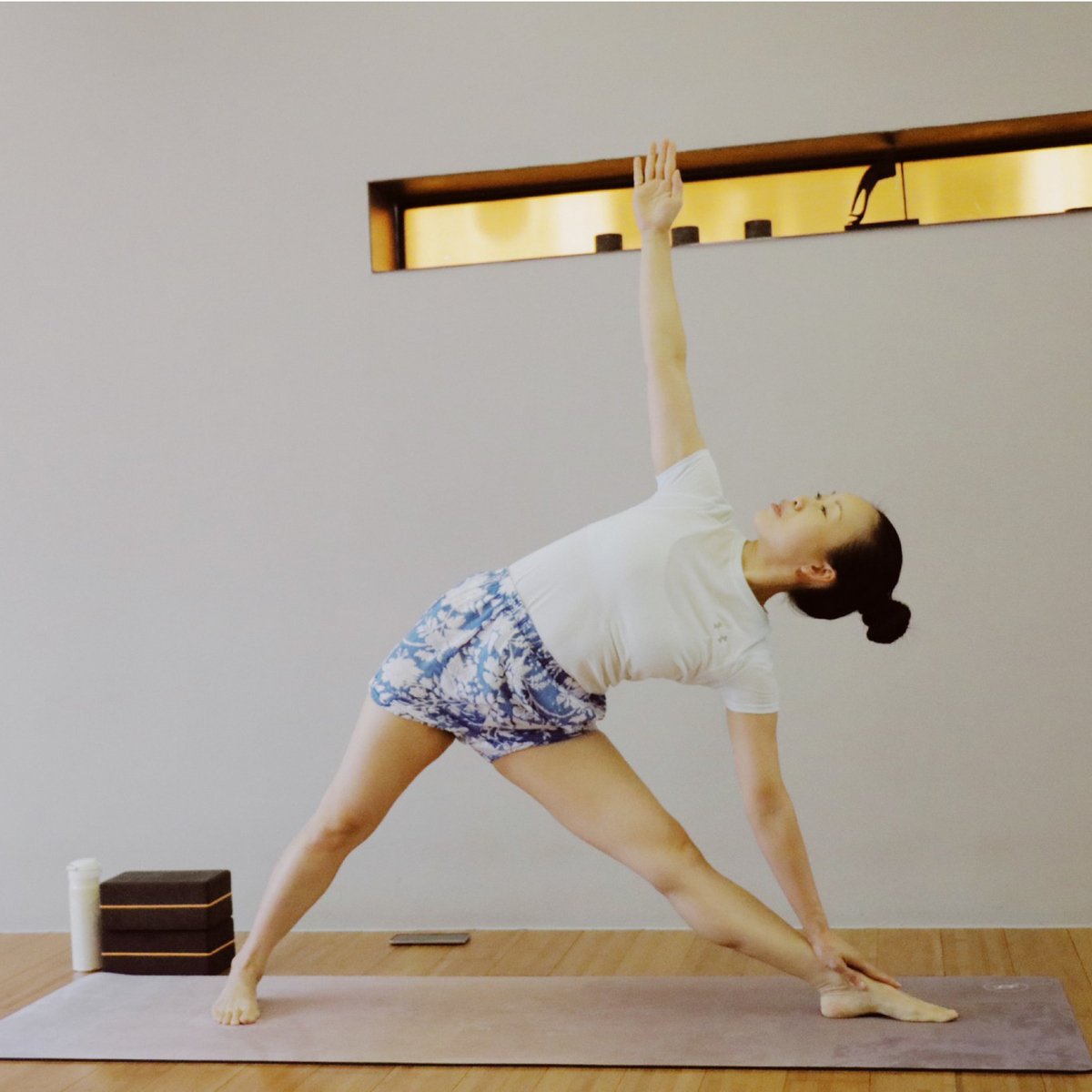 Yoga with Ashley (資深瑜珈老師)：Reckless Red 瑜珈墊 | 濕止滑效果優異