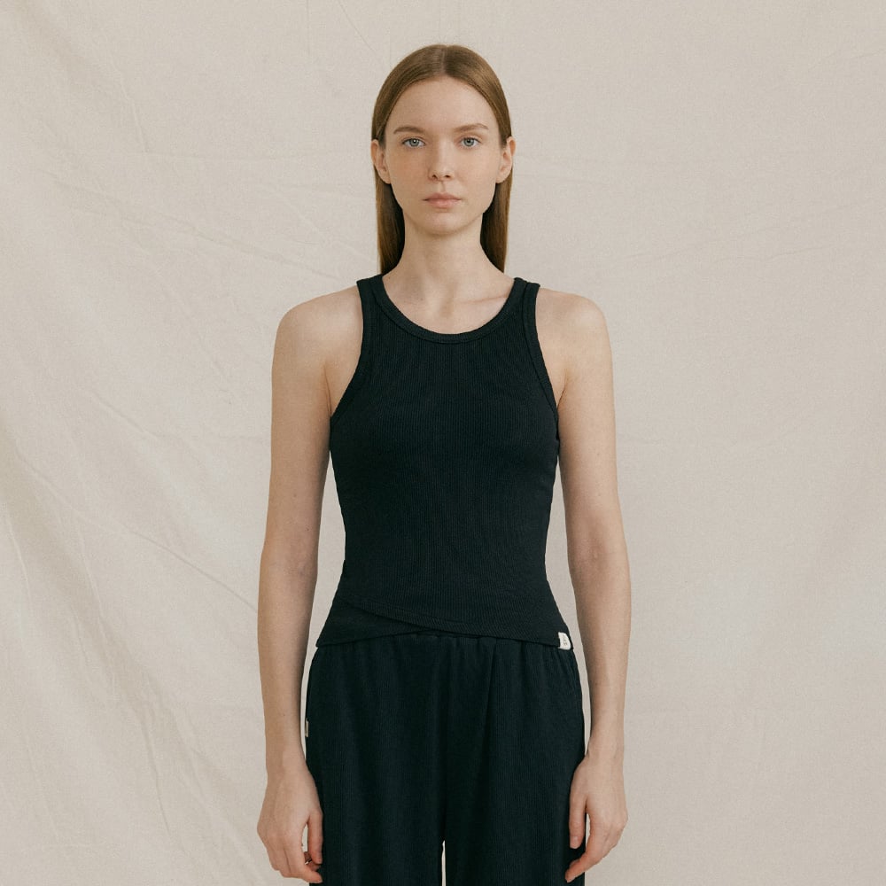 Front2line 瑜珈坑紋層次造型胸墊背心 黑色 FDWSBT041BLK