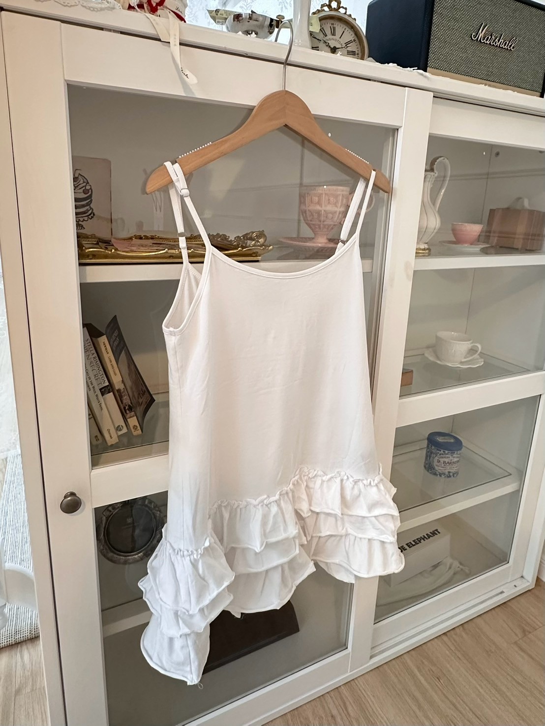 韓妞主場 花邊疊穿細肩背心