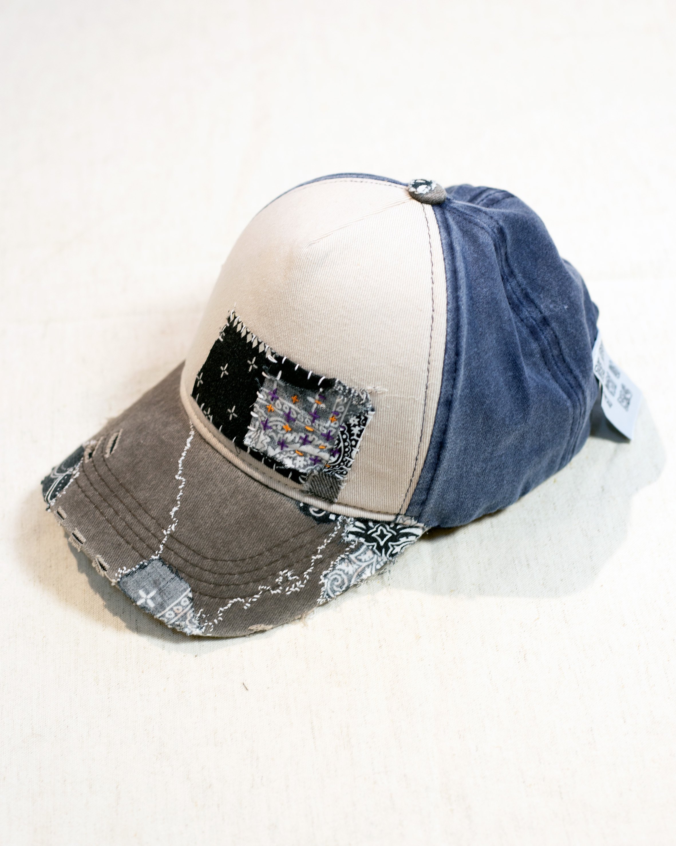 Fragments Caps – UNTITLED / 003 - Handcrafted · 1/1