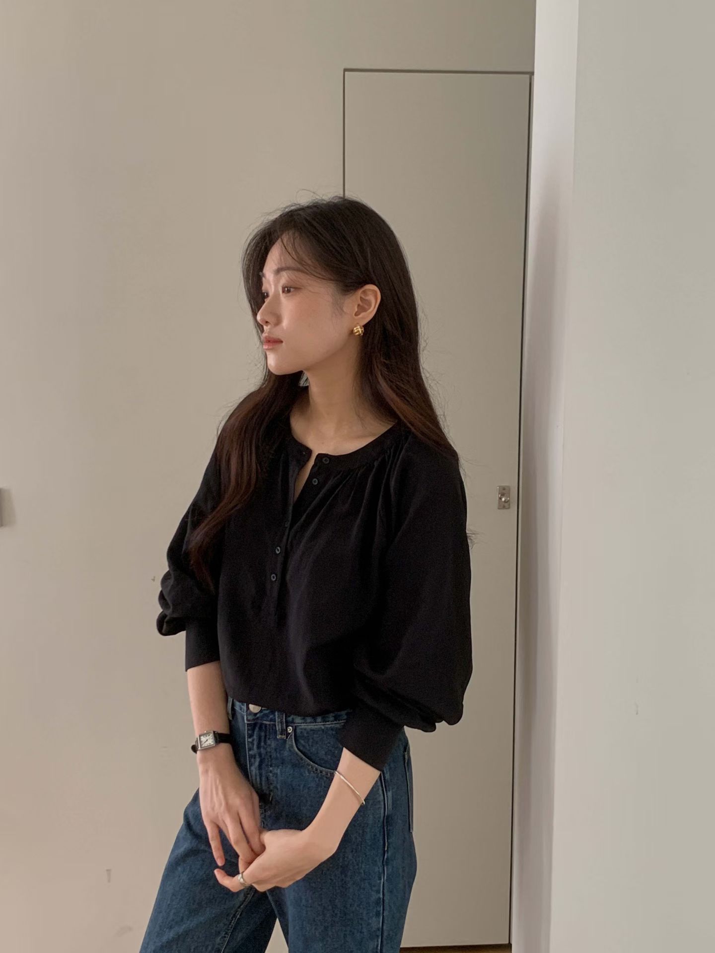 W5成團！《d家》澎澎袖抓皺blouse